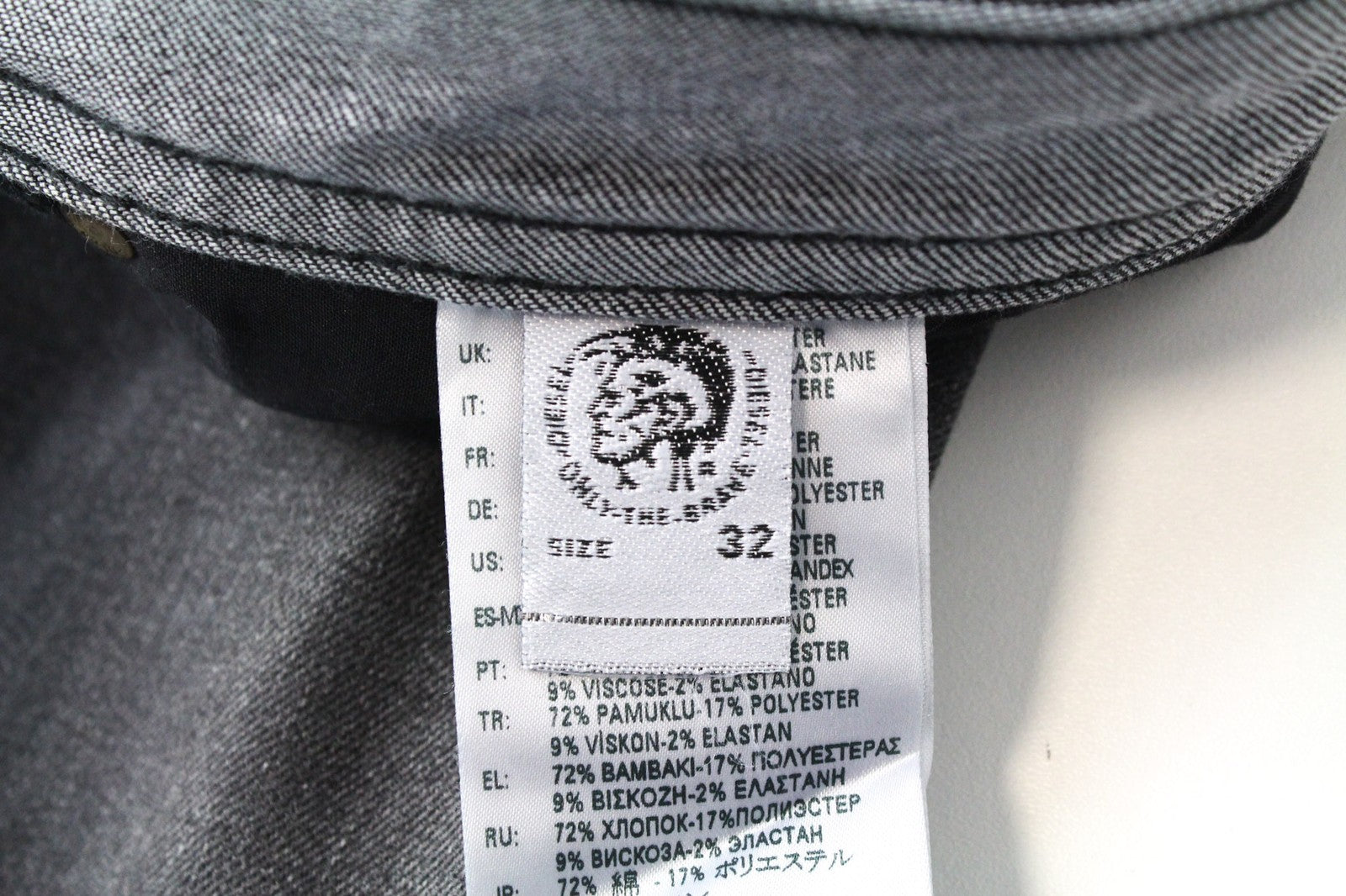 DIESEL Thommer 0687J vyriškos džinsinės kelnės W32/L30 pilkos, tamprios, plonos, su užtrauktuku. 