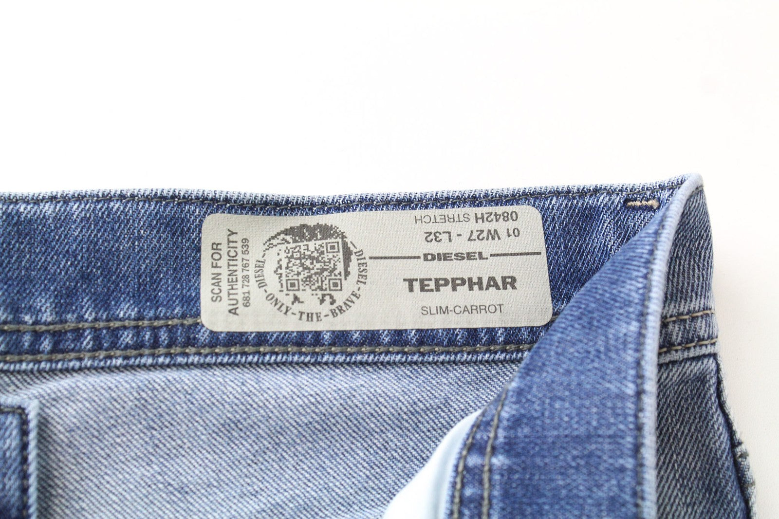DIESEL Tepphar 0842H vyriškos džinsinės kelnės W27/L32 mėlynos elastinės plonos su morkų sagomis 