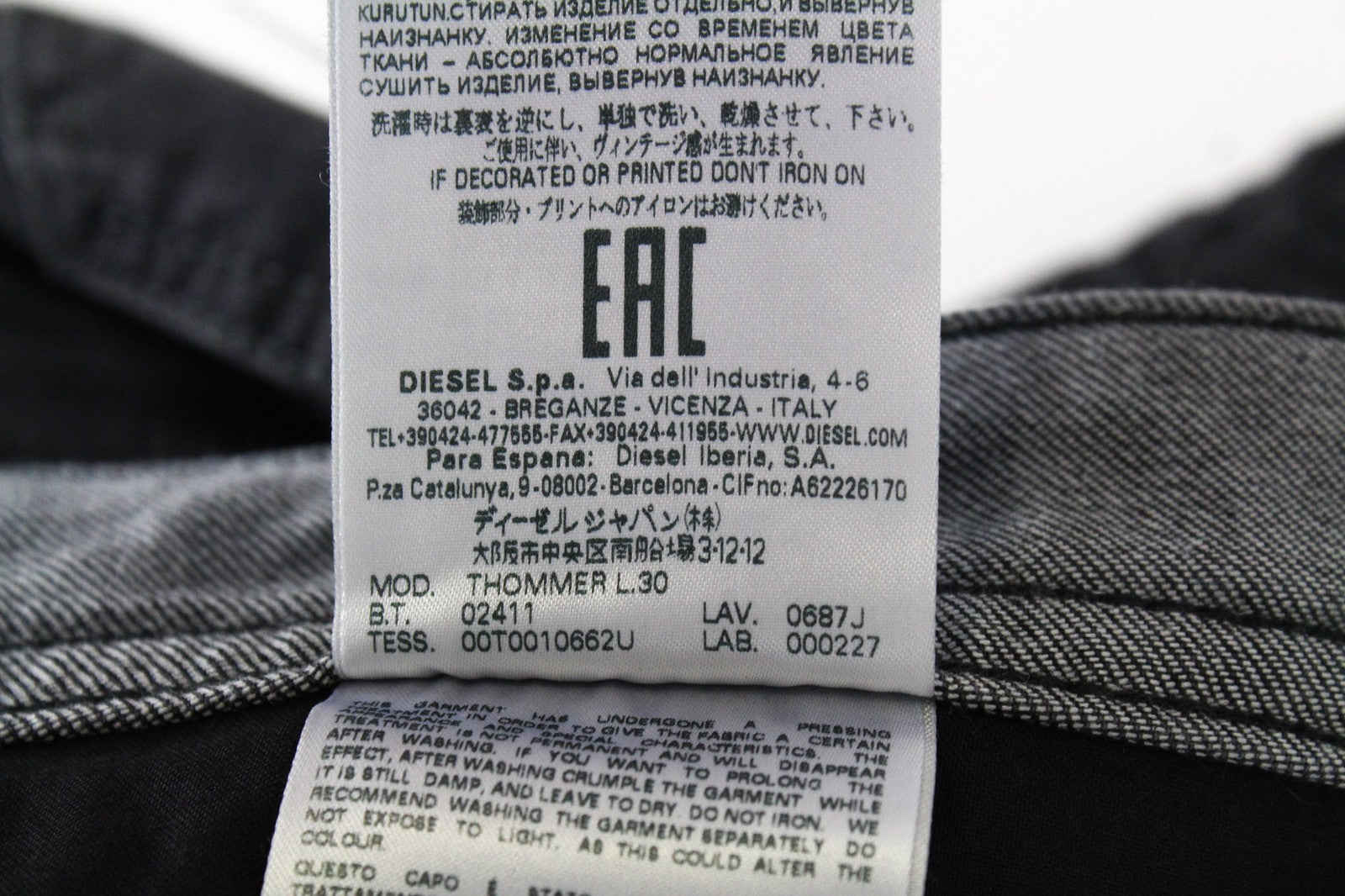 DIESEL Thommer 0687J vyriški ploni aptempti džinsai W32 L30 tamprūs tamsiai pilki 