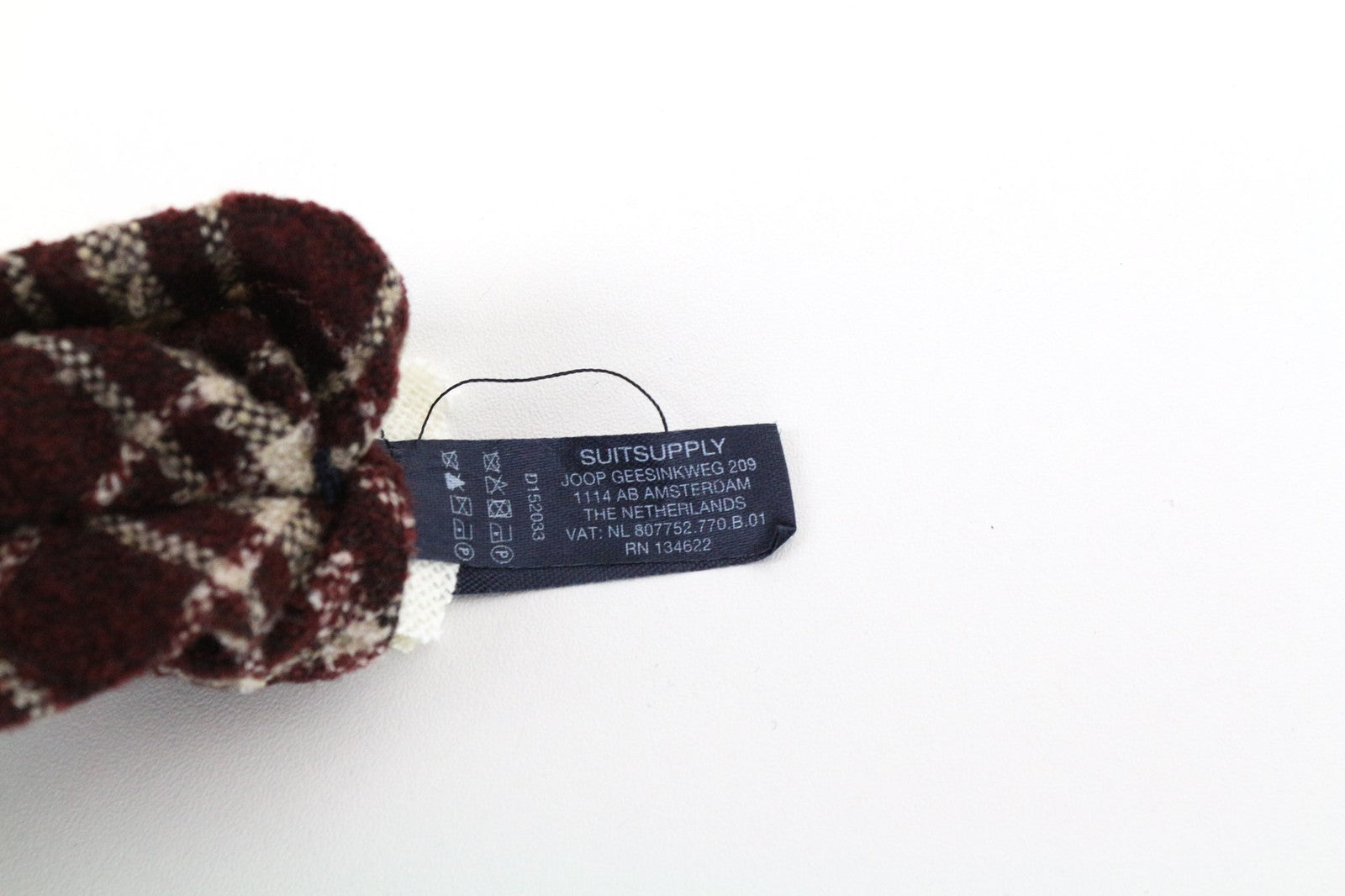 SUITSUPPLY vyriškas violetinis languotas vilnos mišinio kaklaraištis ~150 x 8 cm smailiais galais 