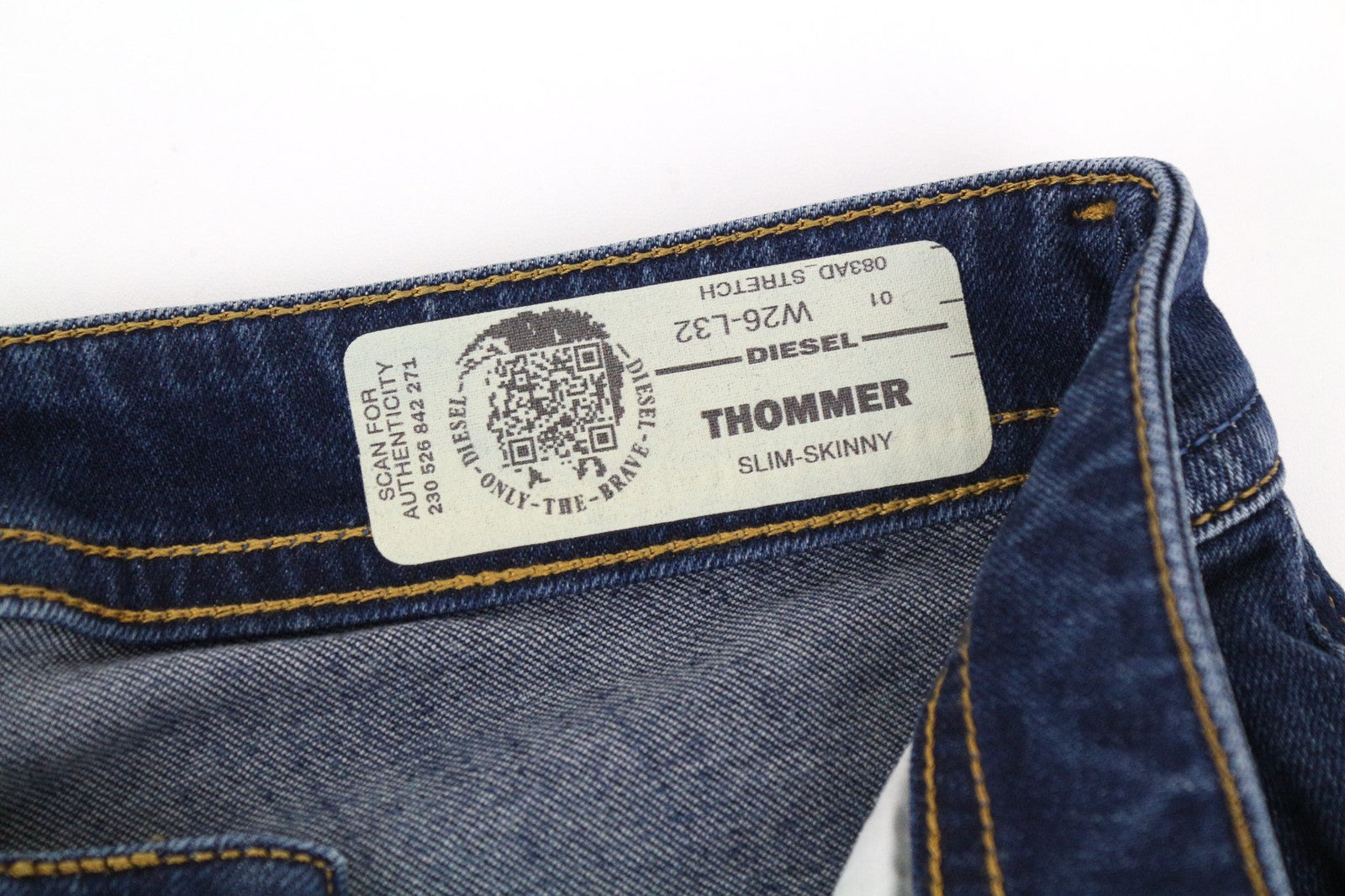 DIESEL Thommer 083AD vyriški vidutinio mėlynumo ploni džinsai su užtrauktuku ir tampriu kirpimu, W29 L32 