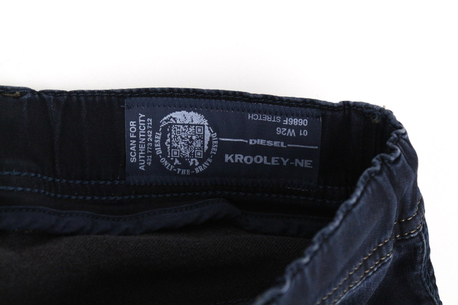 DIESEL Krooley-NE 0686F vyriški sportiniai džinsai joggingui W26 mėlyni ploni morkų rašto 