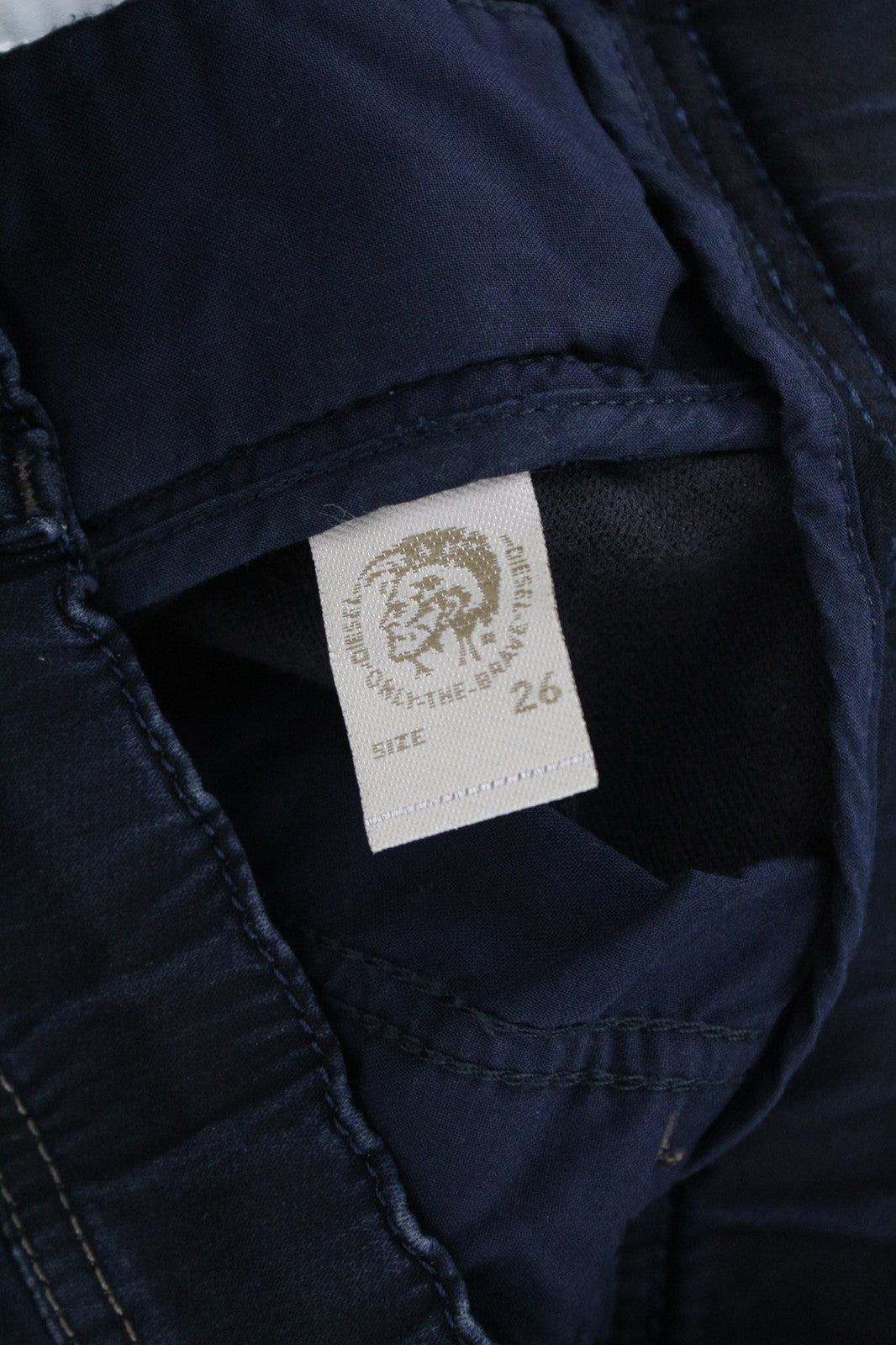 DIESEL Krooley-NE 0686F vyriški sportiniai džinsai joggingui W26 mėlyni ploni morkų rašto 