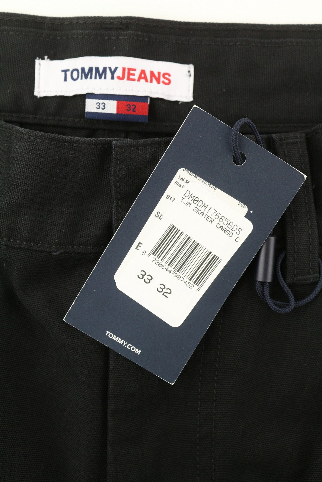 TOMMY HILFIGER Skater Carpenter vyriškos kelnės W33/L32 juodos krovininės su užtrauktuku, rekomenduojama kaina – 139 € 