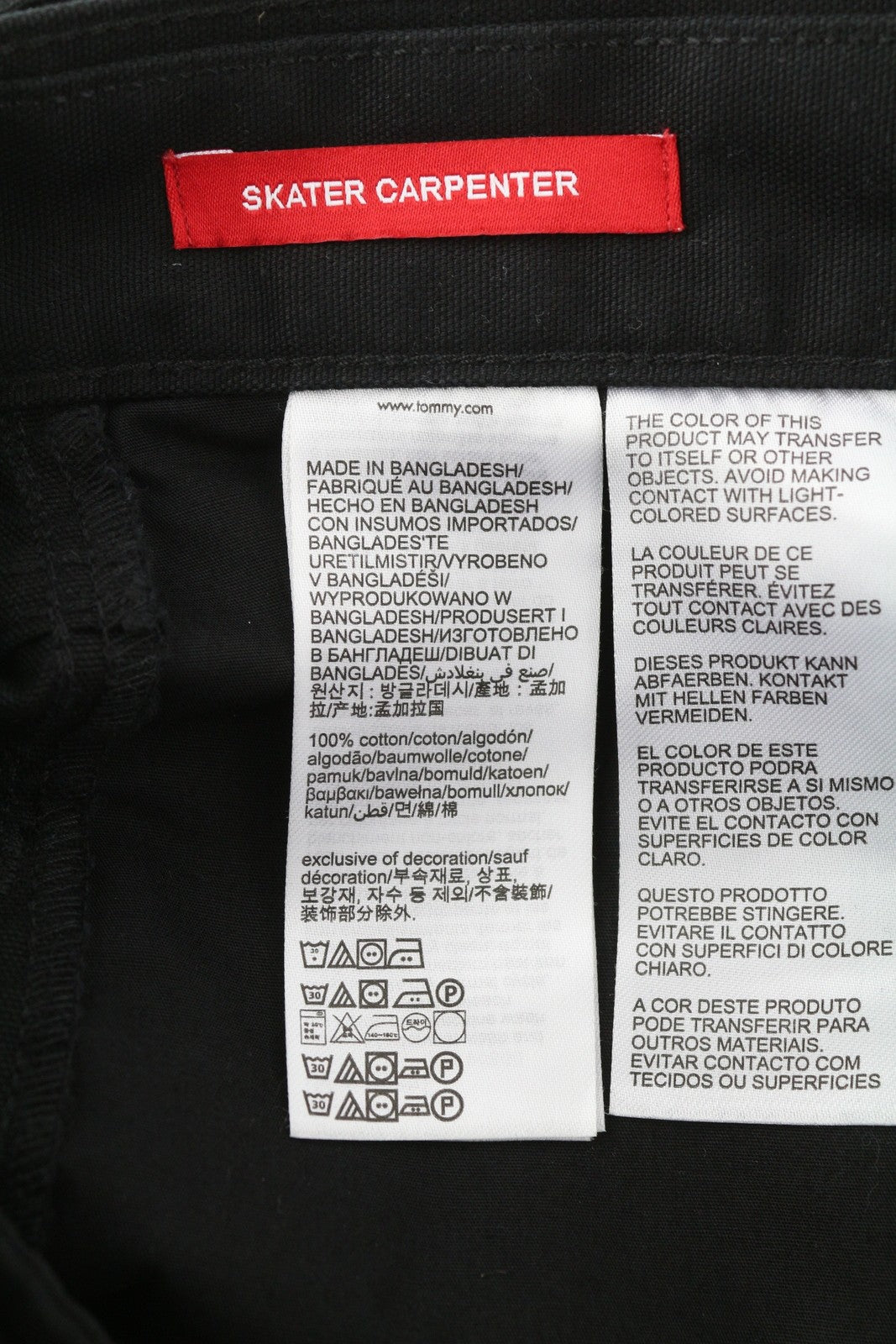 TOMMY HILFIGER Skater Carpenter vyriškos kelnės W33/L32 juodos krovininės su užtrauktuku, rekomenduojama kaina – 139 € 