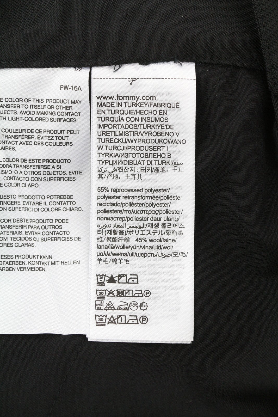 TOMMY HILFIGER plačių kirpimo vyriškų krovininių kelnių W28/L32 su vilnos mišinio diržu, rekomenduojama kaina – 151 € 