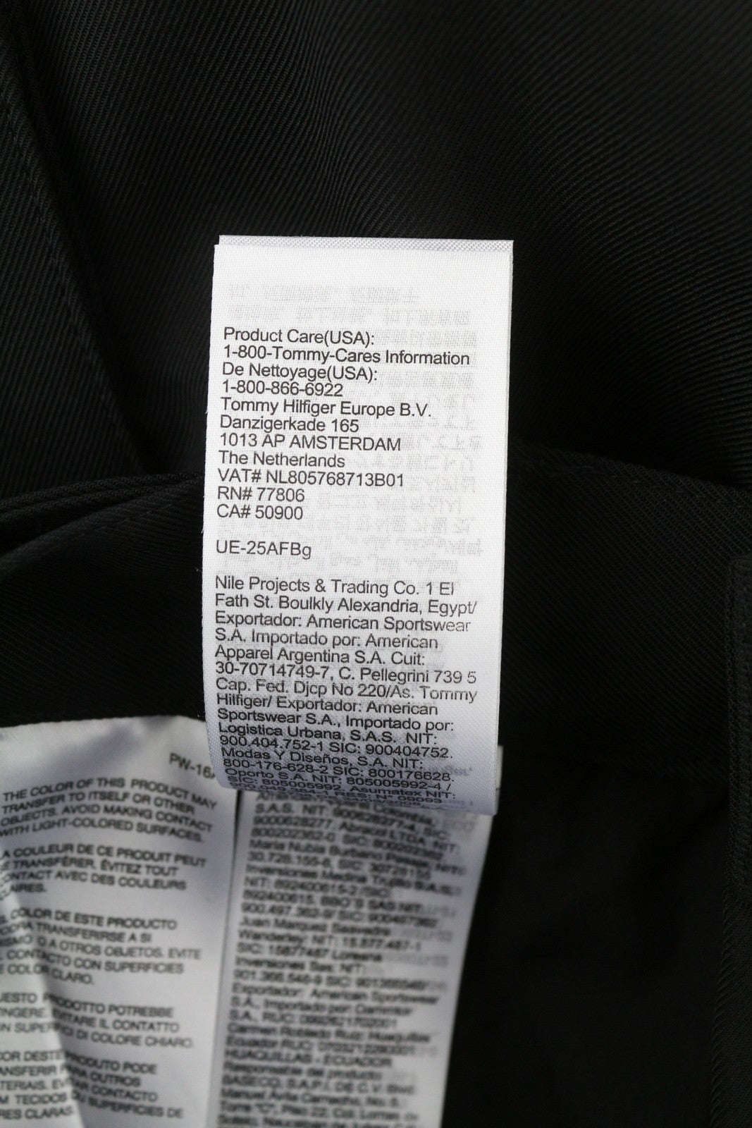 TOMMY HILFIGER plačių kirpimo vyriškų krovininių kelnių W28/L32 su vilnos mišinio diržu, rekomenduojama kaina – 151 € 