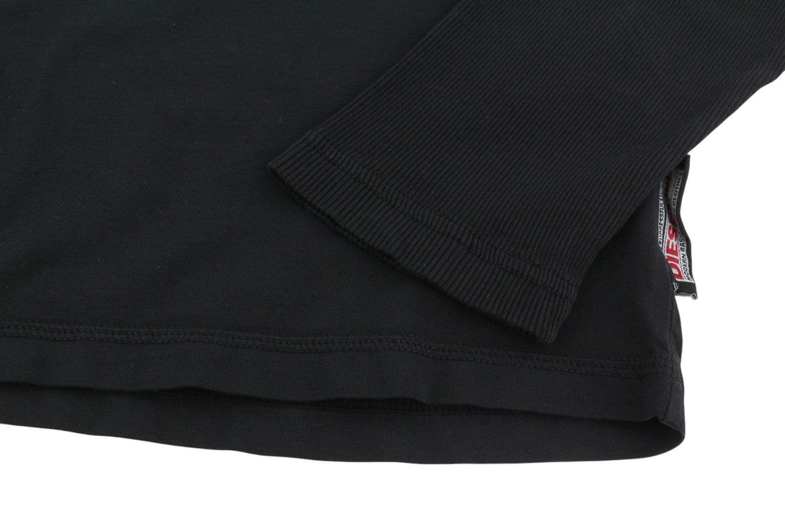 DIESEL T-Shula vyriški marškinėliai M, juodi ilgomis rankovėmis, apvalios iškirptės logotipu, tamprūs trikotažiniai marškinėliai 