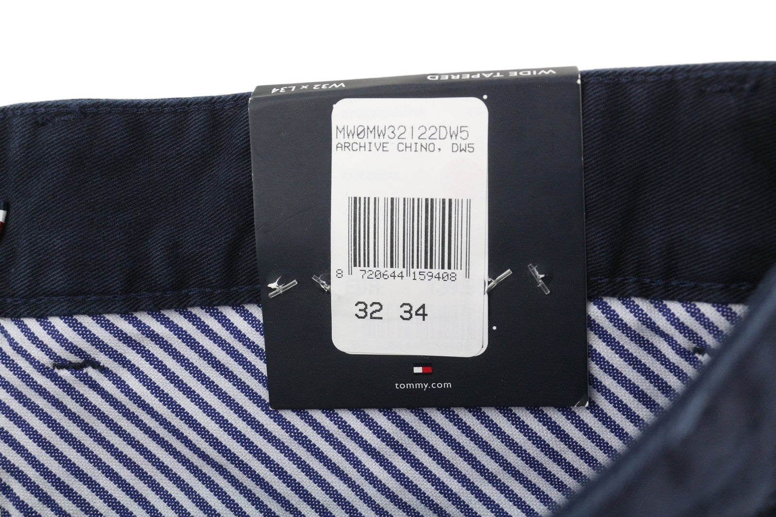 TOMMY HILFIGER Archive Chino vyriškos kelnės W32/L34 su plačiomis, siaurėjančiomis klostėmis, rekomenduojama kaina – 109 €