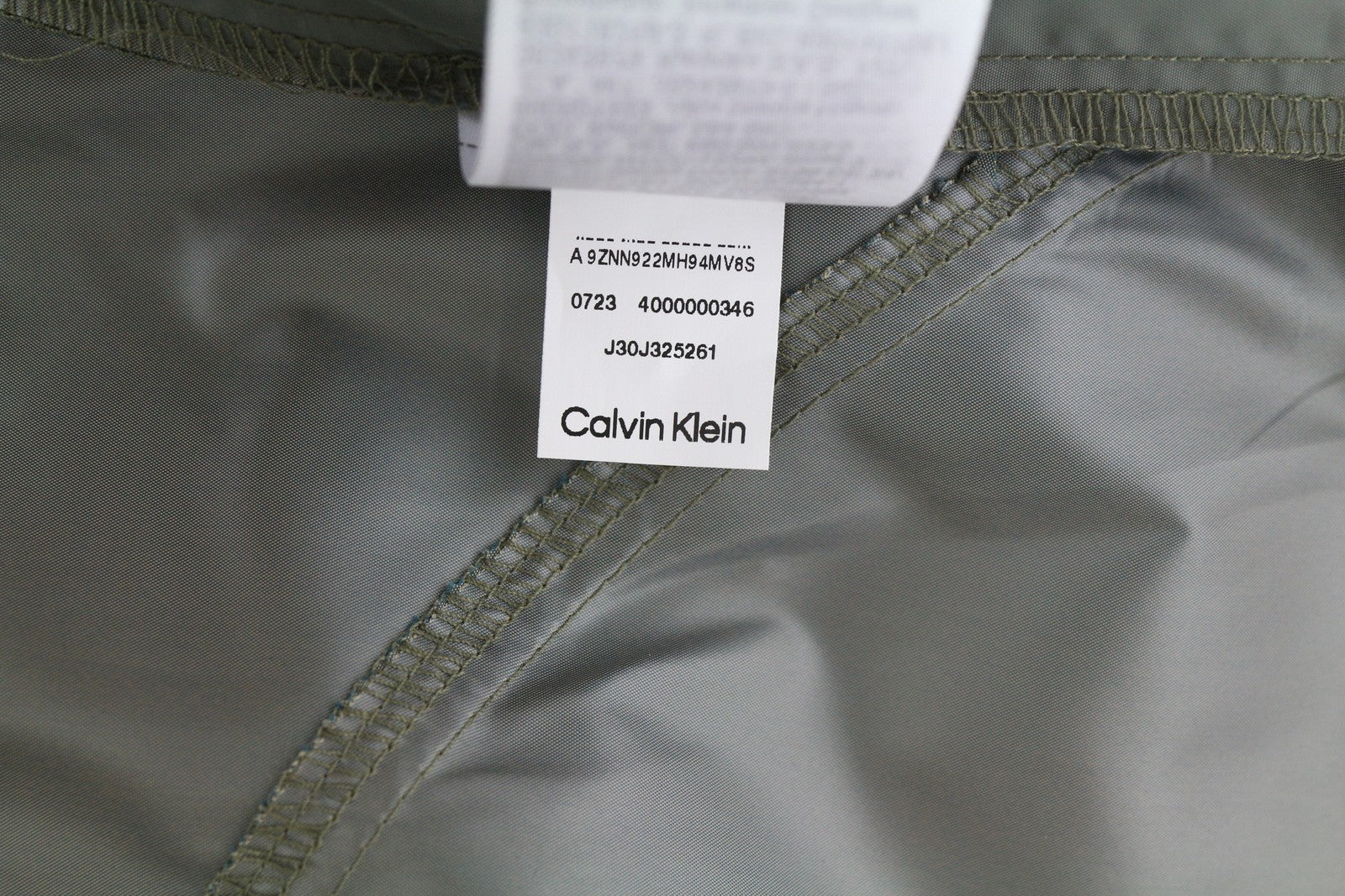 CALVIN KLEIN vyriškos kelnės XL dydžio, pilkos, elastingo juosmens, blizgaus stiliaus, plonos, su užtrauktuku, krovininės. 