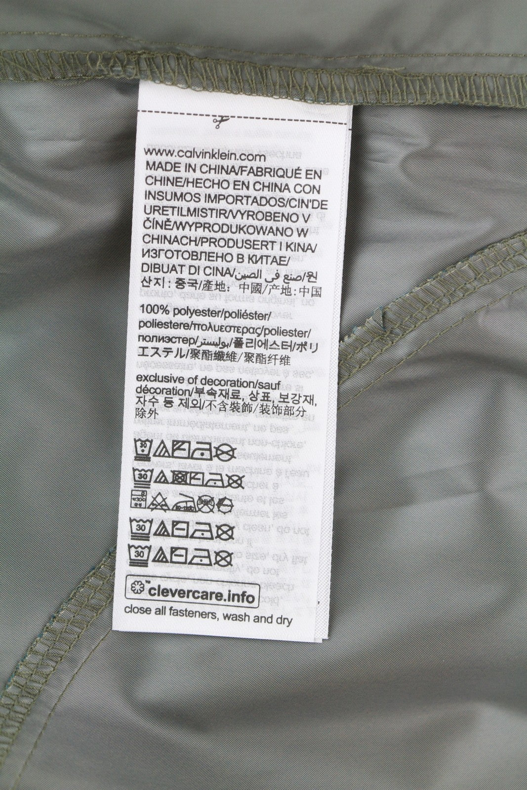 CALVIN KLEIN vyriškos kelnės XL dydžio, pilkos, elastingo juosmens, blizgaus stiliaus, plonos, su užtrauktuku, krovininės. 