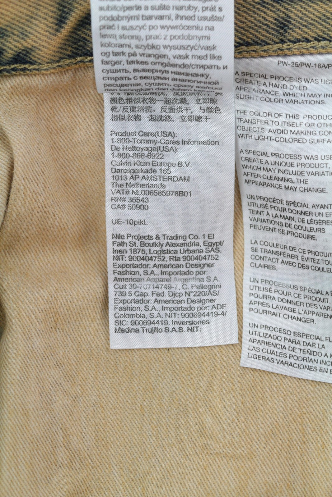 CALVIN KLEIN 90-ųjų tiesūs vyriški džinsai W30 išblukintos rudos spalvos su užtrauktuku ir logotipu, rekomenduojama kaina – 119 € 