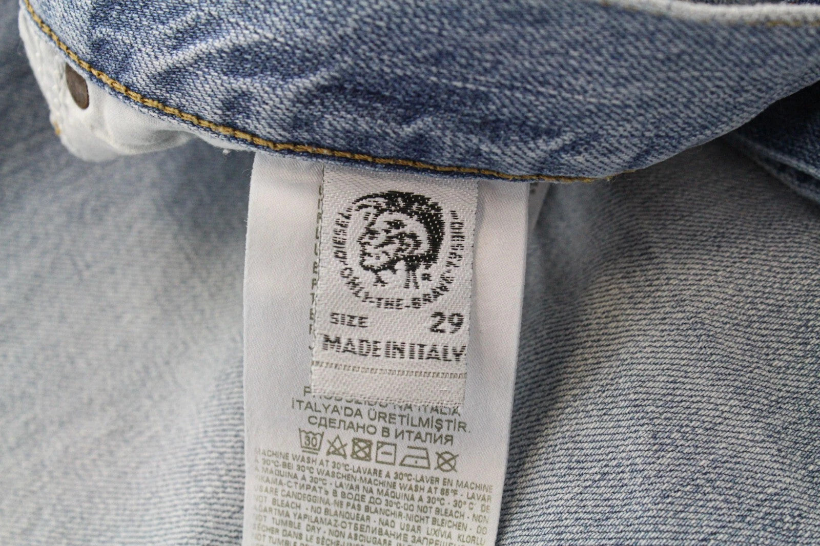 DIESEL Mharky 080AF vyriški W29 L30 mėlyni aptempti medvilniniai džinsai 