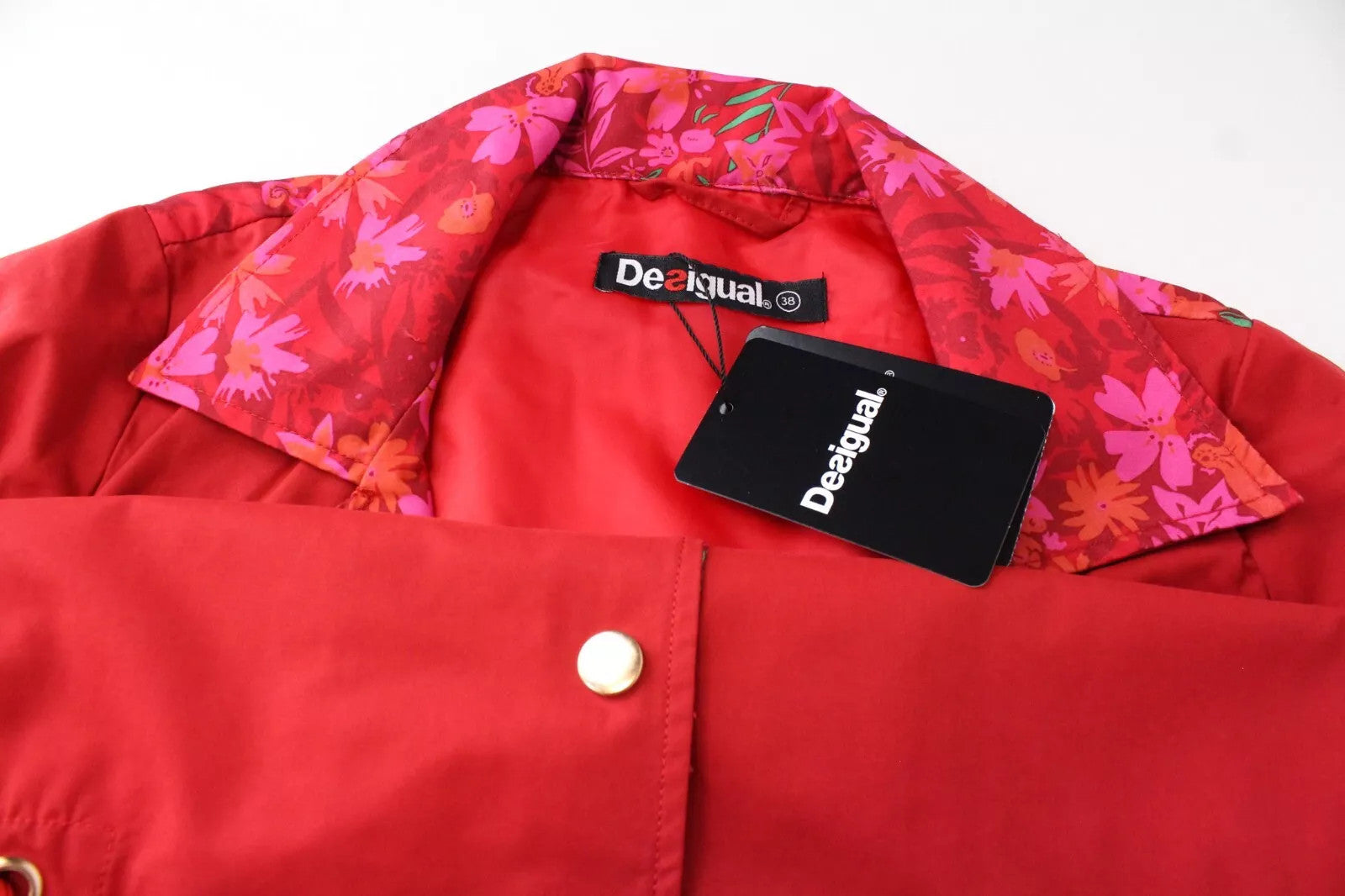 DESIGUAL Delphine moteriška raudona striukė su užsegimu UK10 medvilnės mišinio lengvo sluoksnio audinys 