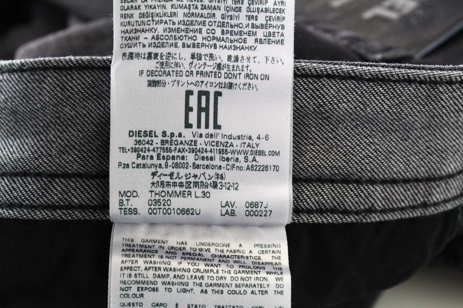 DIESEL Thommer 0687J vyriški W32 L30 Slim Skinny pilki medvilniniai džinsai, tamprūs 