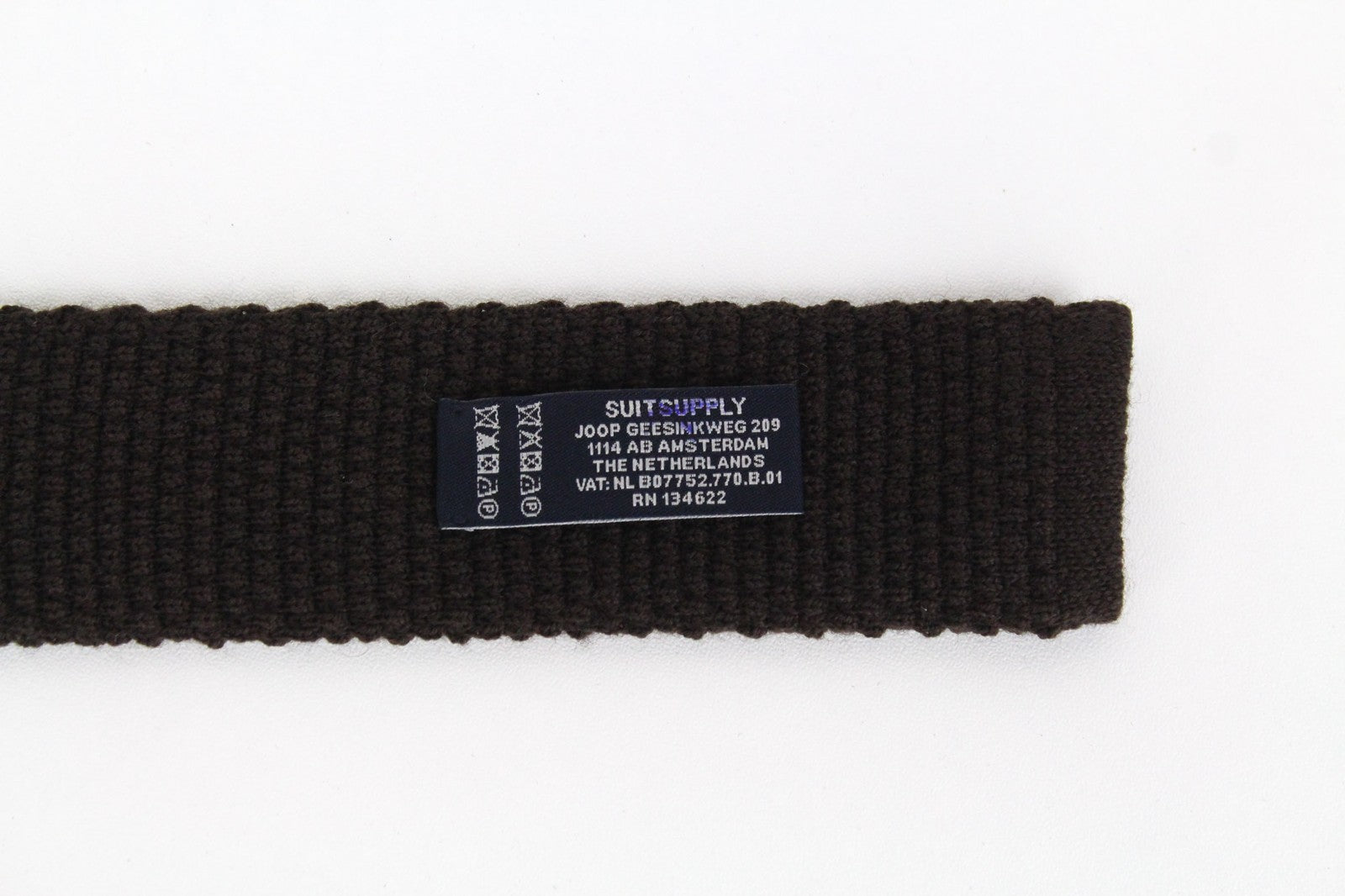 SUITSUPPLY vyriškas kaklaraištis ~150x4,5 cm rudas vilnonis megztinis kvadratiniais galais formalus 