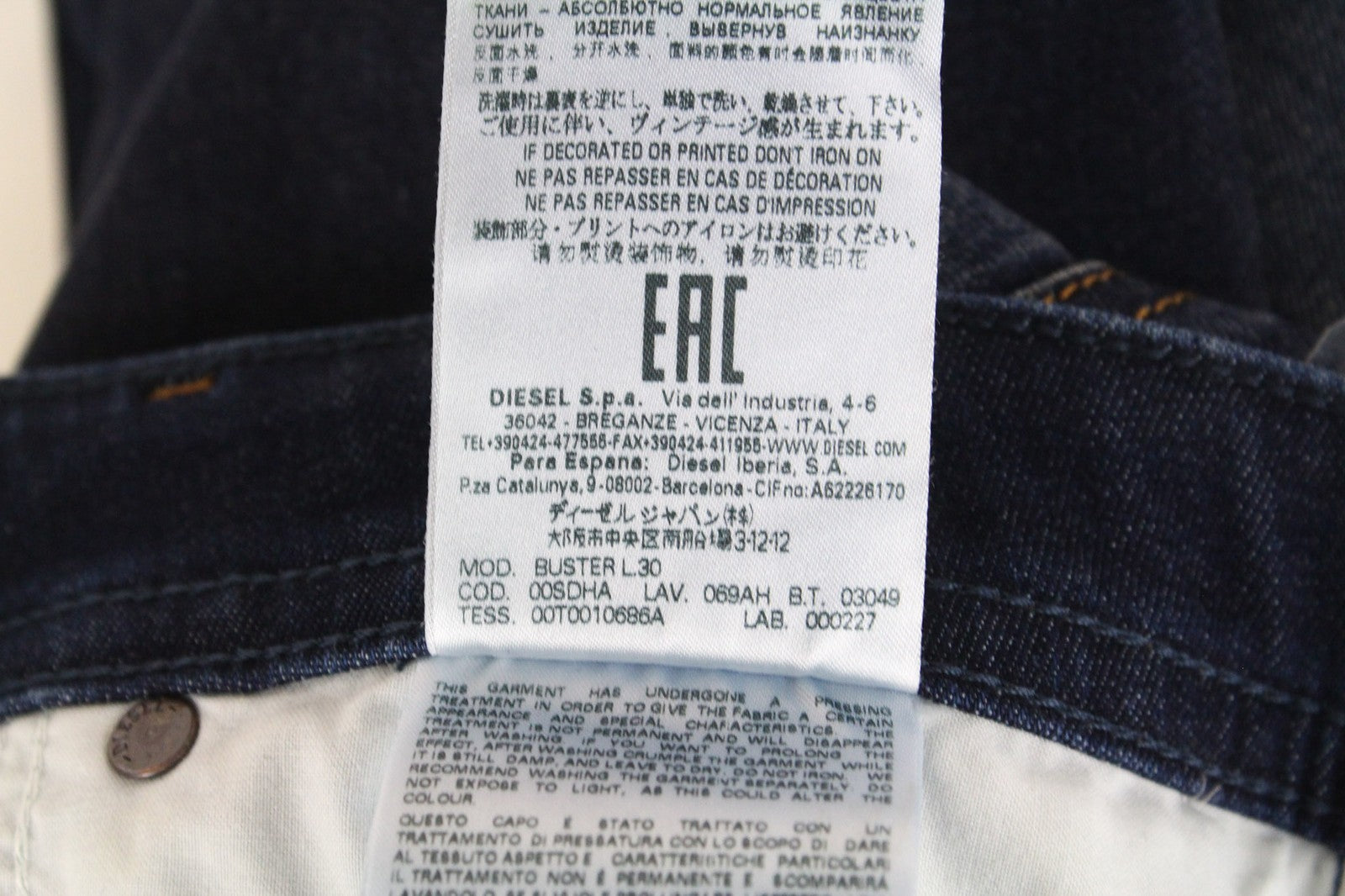 DIESEL Buster 069AH vyriški džinsai W27/L30 mėlyni, siaurėjantys, dirbtinio apnašų efekto 