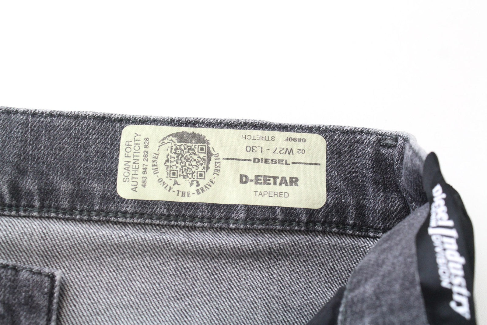 DIESEL D-Eetar 0890F vyriški džinsai W27/L30 pilki, plėšytos medvilnės, siaurėjančio kirpimo 