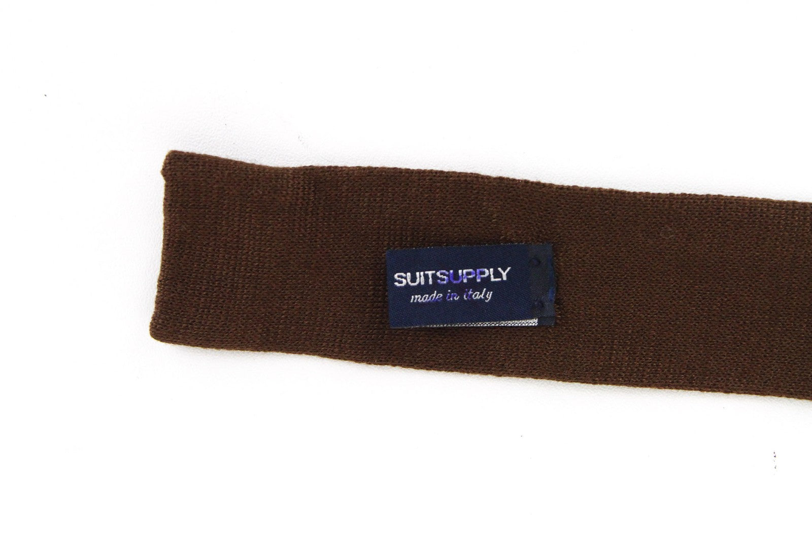 SUITSUPPLY vyriškas medvilninis kaklaraištis ~147x6 cm rudas kvadratiniais galais megztas oficialiam 