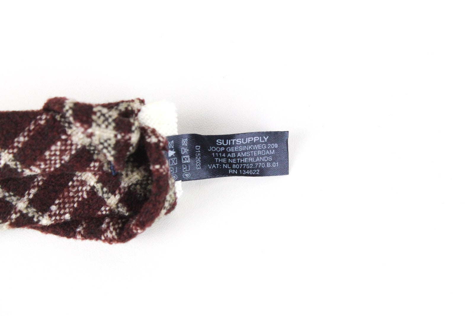 SUITSUPPLY vyriškas vyno raudonumo kaklaraištis ~150 x 8 cm megztas languotas vilnonis smailios siūlės 