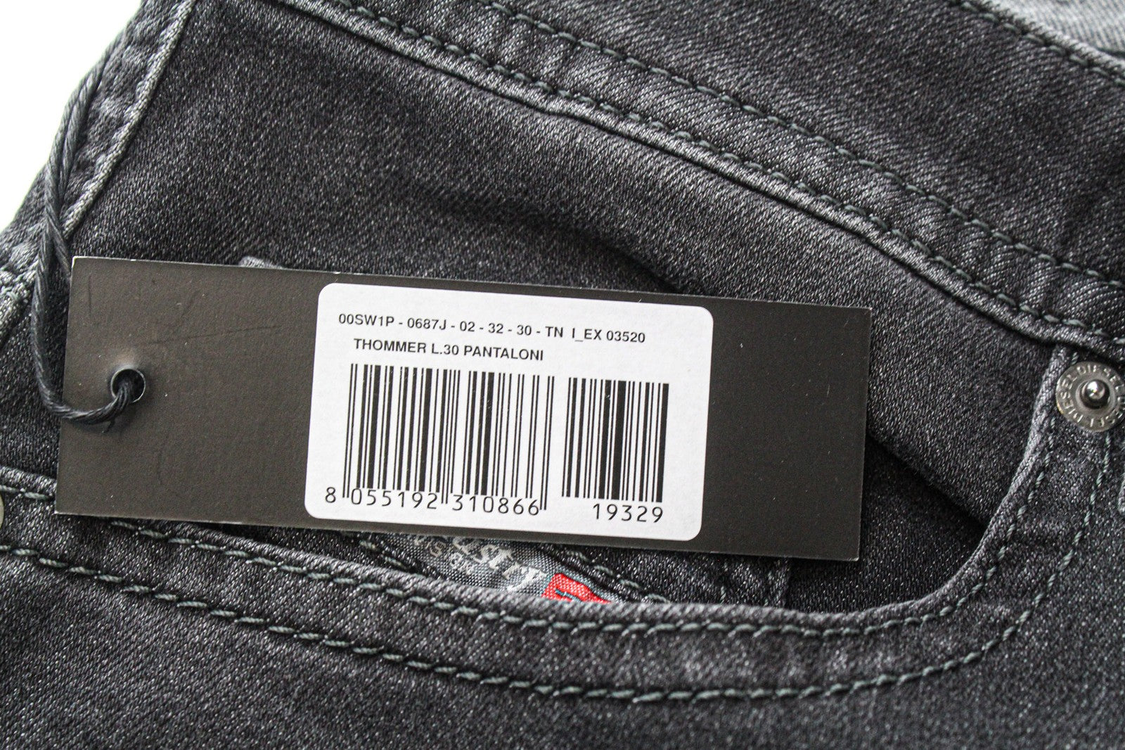 DIESEL Thommer 0687J vyriški džinsai W32/L30 tamsiai pilki medvilniniai ploni aptempti džinsai 