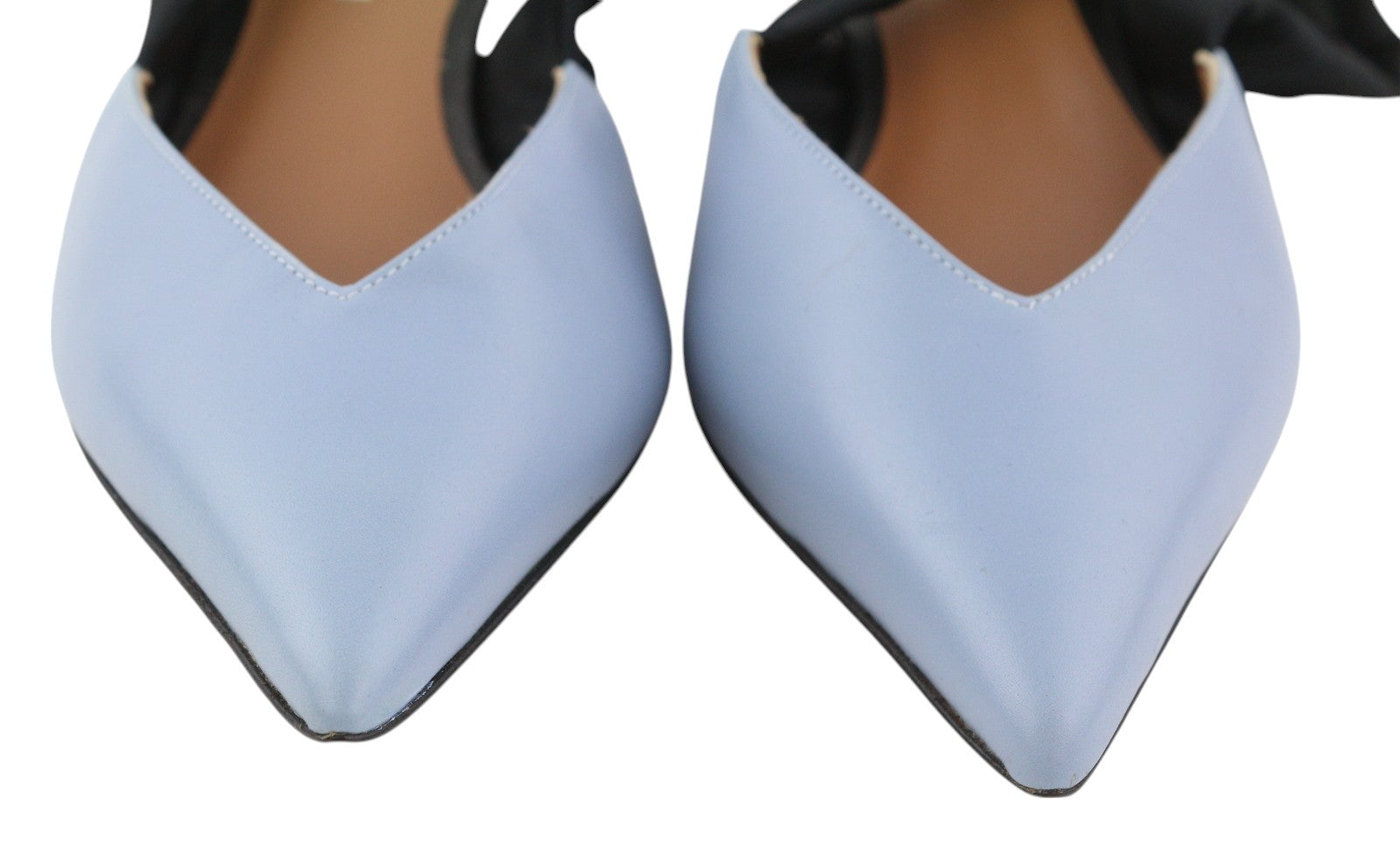 EMPORIO ARMANI moteriški aukštakulniai, 37 dydis, mėlyna oda, smaili nosis, užsegami logotipu, laisvalaikio stiliaus. 