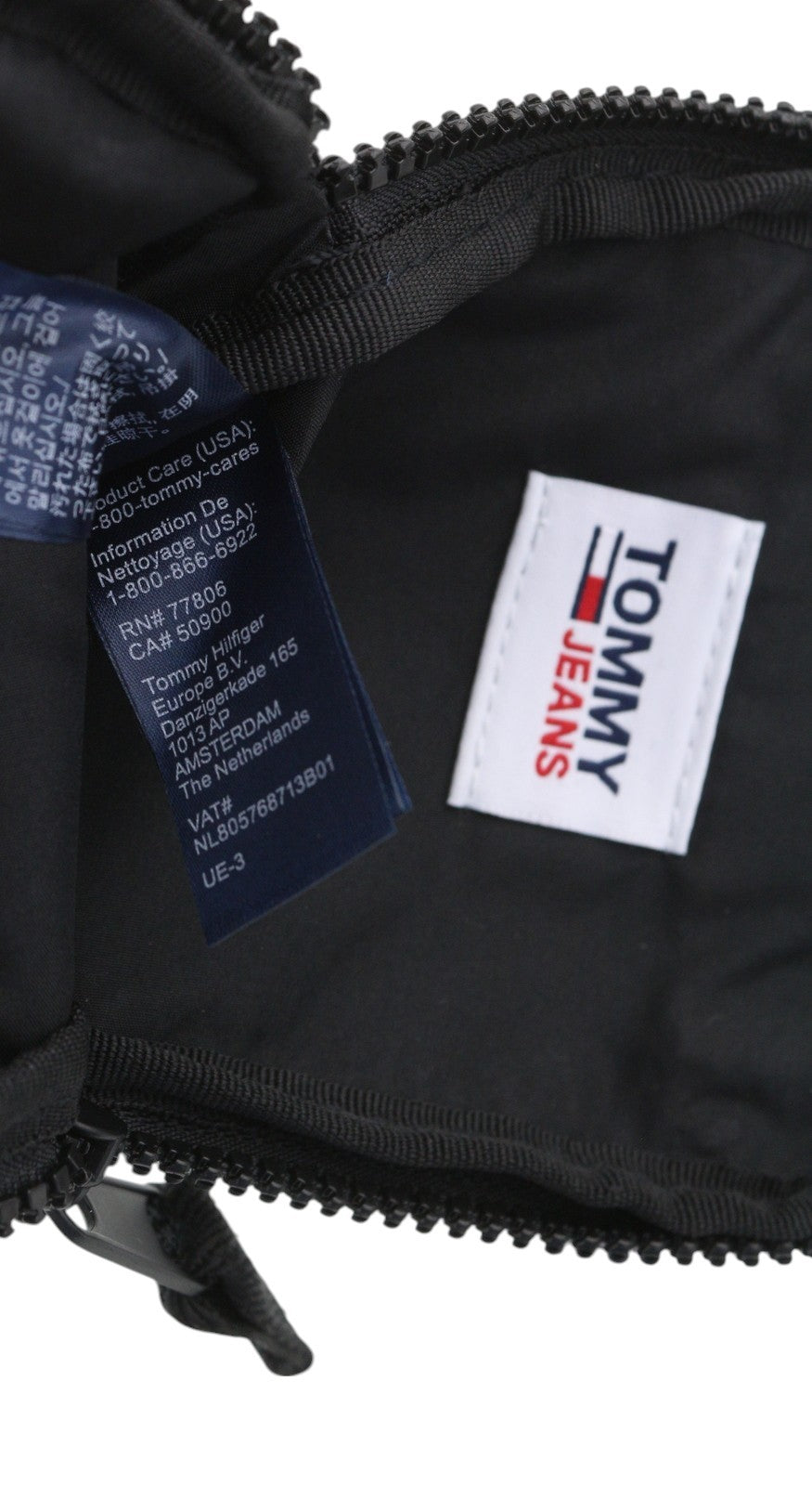 TOMMY HILFIGER „Modern Tech“ telefono dėklas vyrams, juodas, užtrauktuku ir raišteliu, unisex