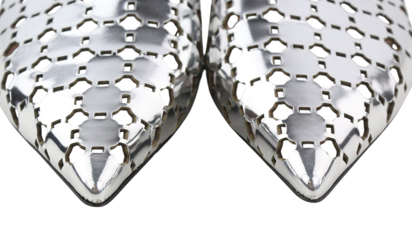 EMPORIO ARMANI X3D255 moteriški bateliai be kulno, 37 dydžio, blizgantys sidabriniai, užsegami, smailiu nosimi. 