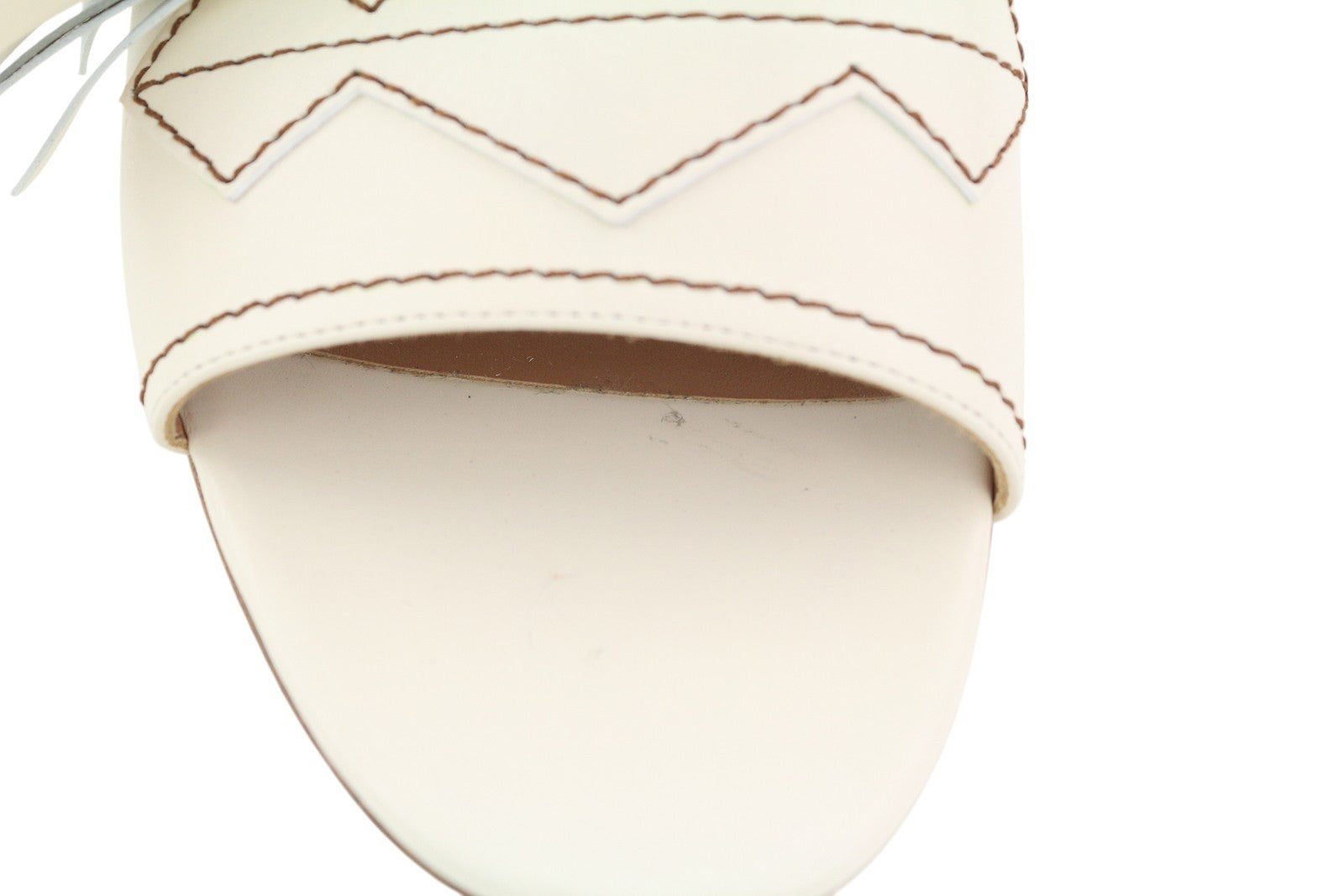 EMPORIO ARMANI X3P694 moteriški bateliai be kulno, 37 dydžio, baltos odos, su kutais ir užsegamais aukštakulniais. 