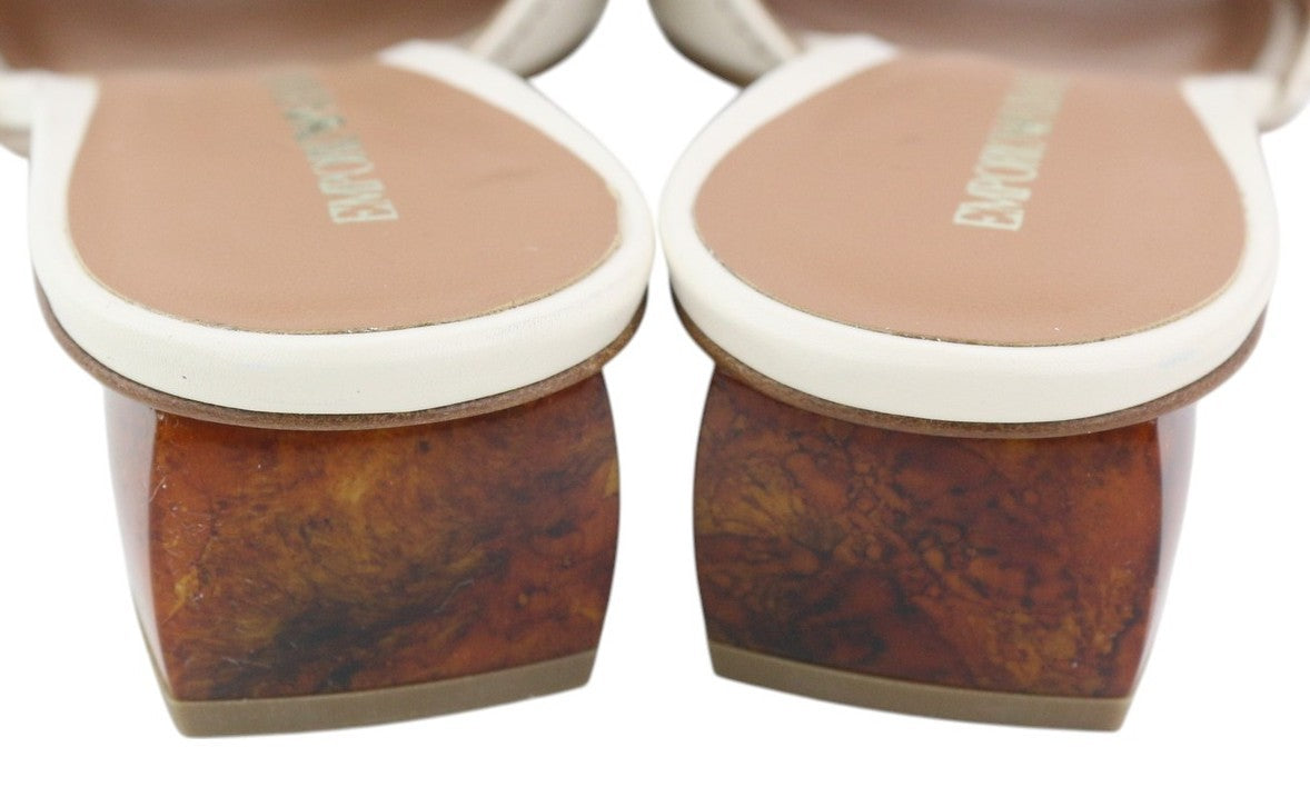 EMPORIO ARMANI X3P694 moteriški bateliai be kulno, 37 dydžio, baltos odos, su kutais ir užsegamais aukštakulniais. 