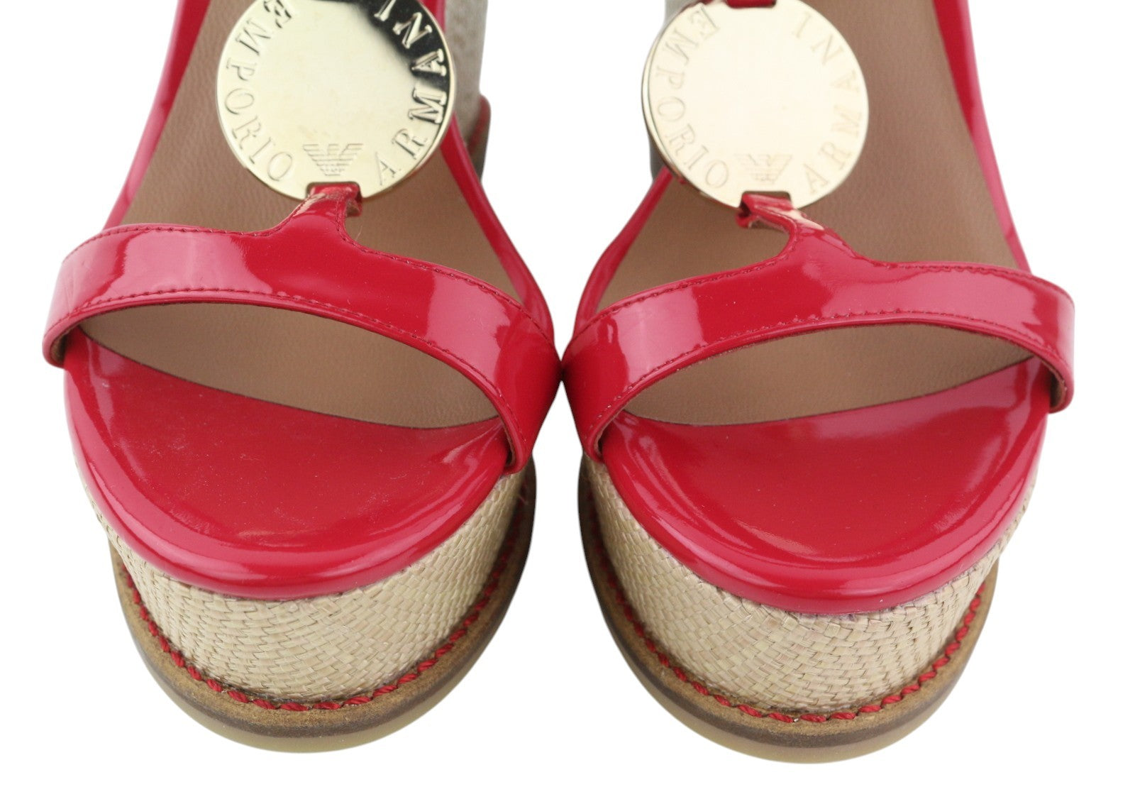 EMPORIO ARMANI X3U067 moteriškos basutės, 37 €, raudonos lakuotos odos, pleišto formos kulnas, laisvalaikio stiliaus. 