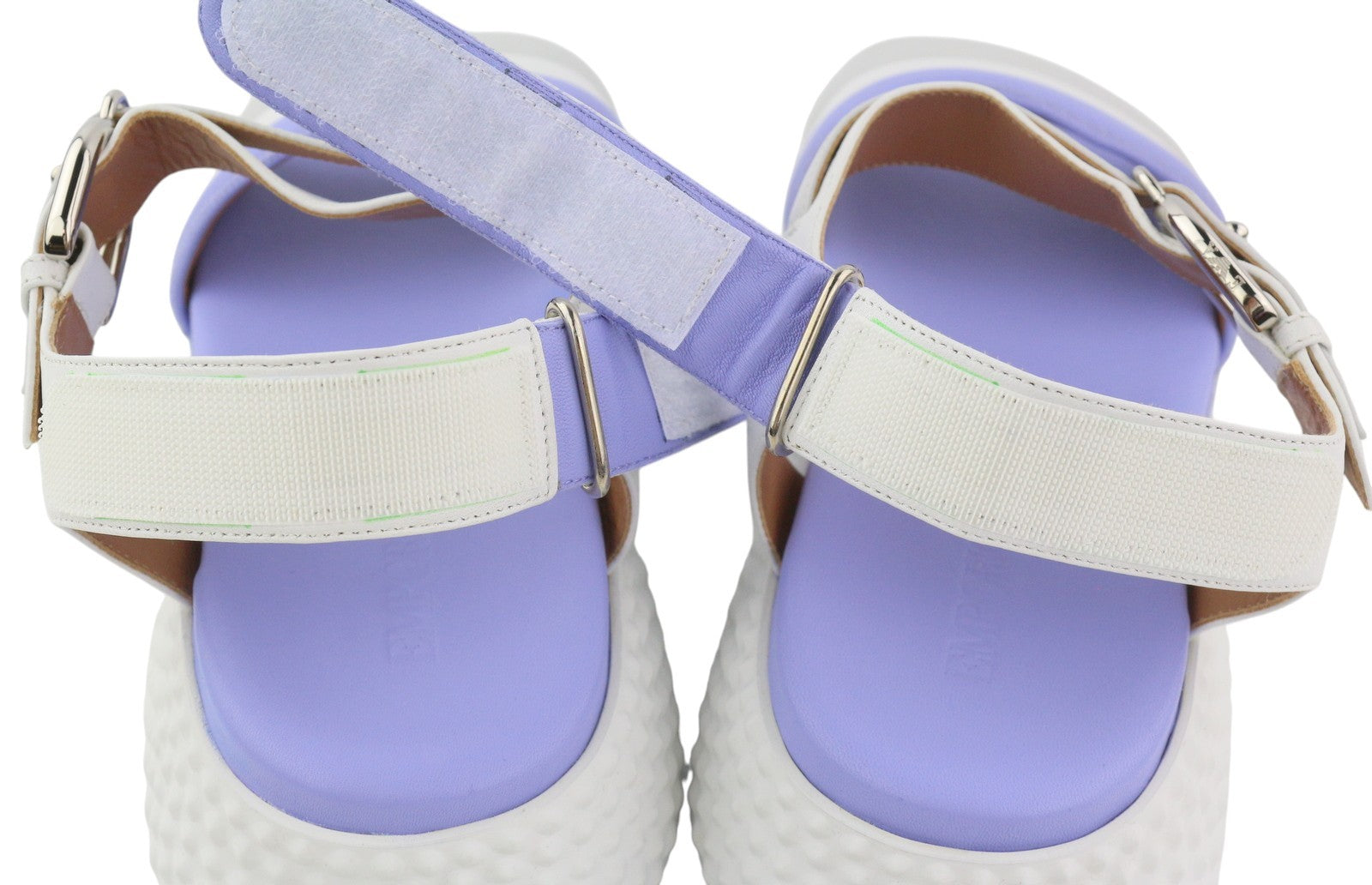 EMPORIO ARMANI X3U095 moteriškos basutės, 37 dydžio, violetinės, atvira nosimi, platforma, padas, rekomenduojama kaina – 329 € 