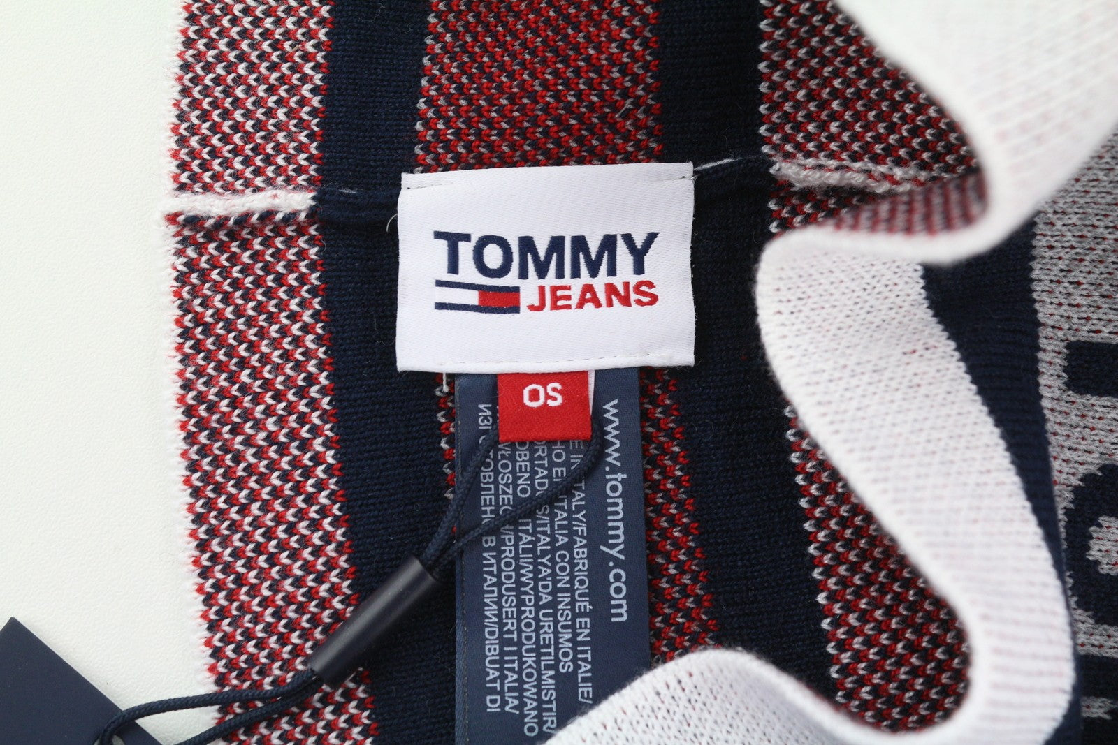 TOMMY HILFIGER laisvalaikio stiliaus kepurė vyrams, pažymėta logotipu, OS spalvota, tvirta ir megzta, laisvalaikio stiliaus. 
