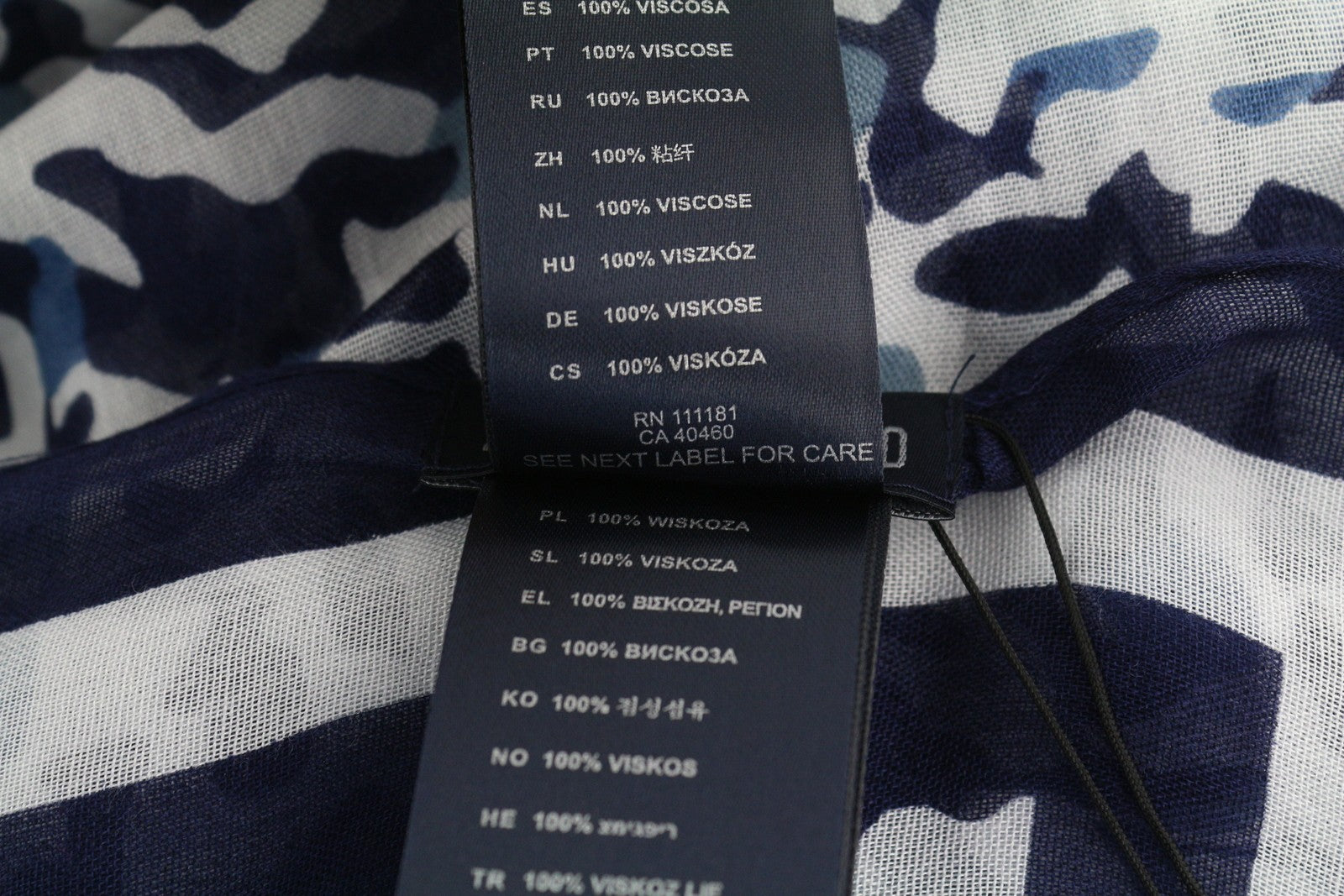 ANTONY MORATO moteriškas šalikas OS mėlyna balta raštuota apklotė laisvalaikio paplūdimio apranga