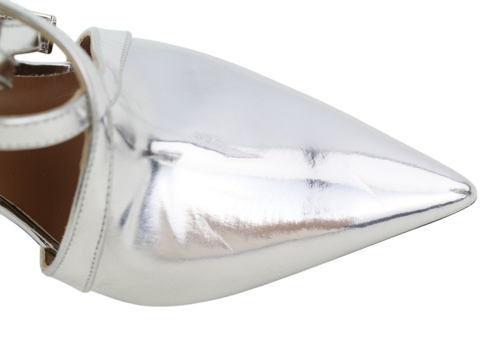 EMPORIO ARMANI moteriški aukštakulniai, 37 dydžio, blizgantys sidabriniai, odiniai, smailūs bateliai su sagtimi. 