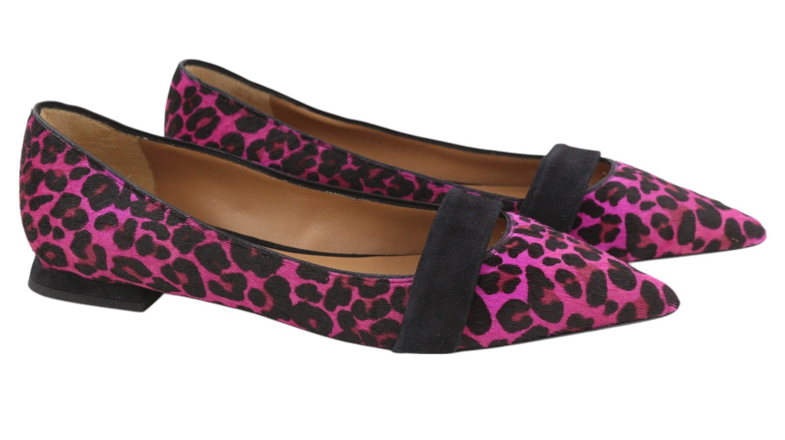 EMPORIO ARMANI X3D238 moteriški bateliai be kulno, 37 dydžio, rožinės spalvos, zomšos, su smailiomis nosimis, logotipu. RMK 299 USD. 