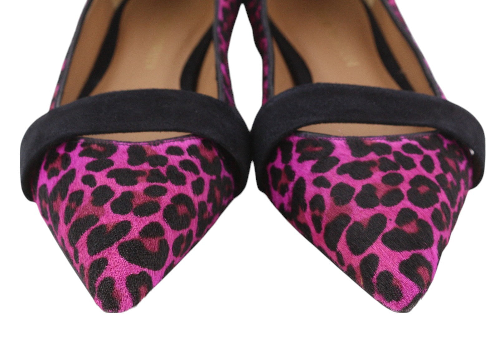 EMPORIO ARMANI X3D238 moteriški bateliai be kulno, 37 dydžio, rožinės spalvos, zomšos, su smailiomis nosimis, logotipu. RMK 299 USD. 