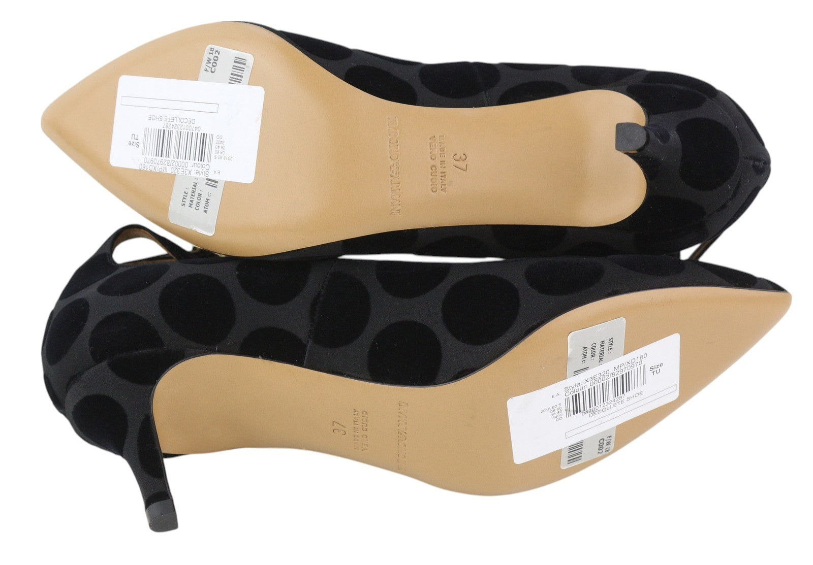 EMPORIO ARMANI X3E320 moteriški aukštakulniai, juodi taškuoti, su sagtimi ant nosies. 