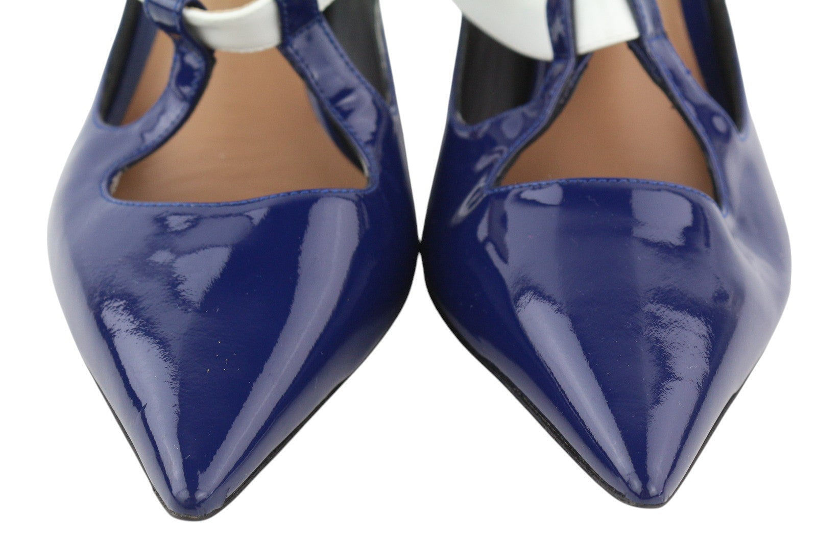 EMPORIO ARMANI moteriški aukštakulniai, 37 dydis, mėlyni, blizgantys, odiniai, smaili nosis, sagtimi, laisvalaikio stiliaus. 