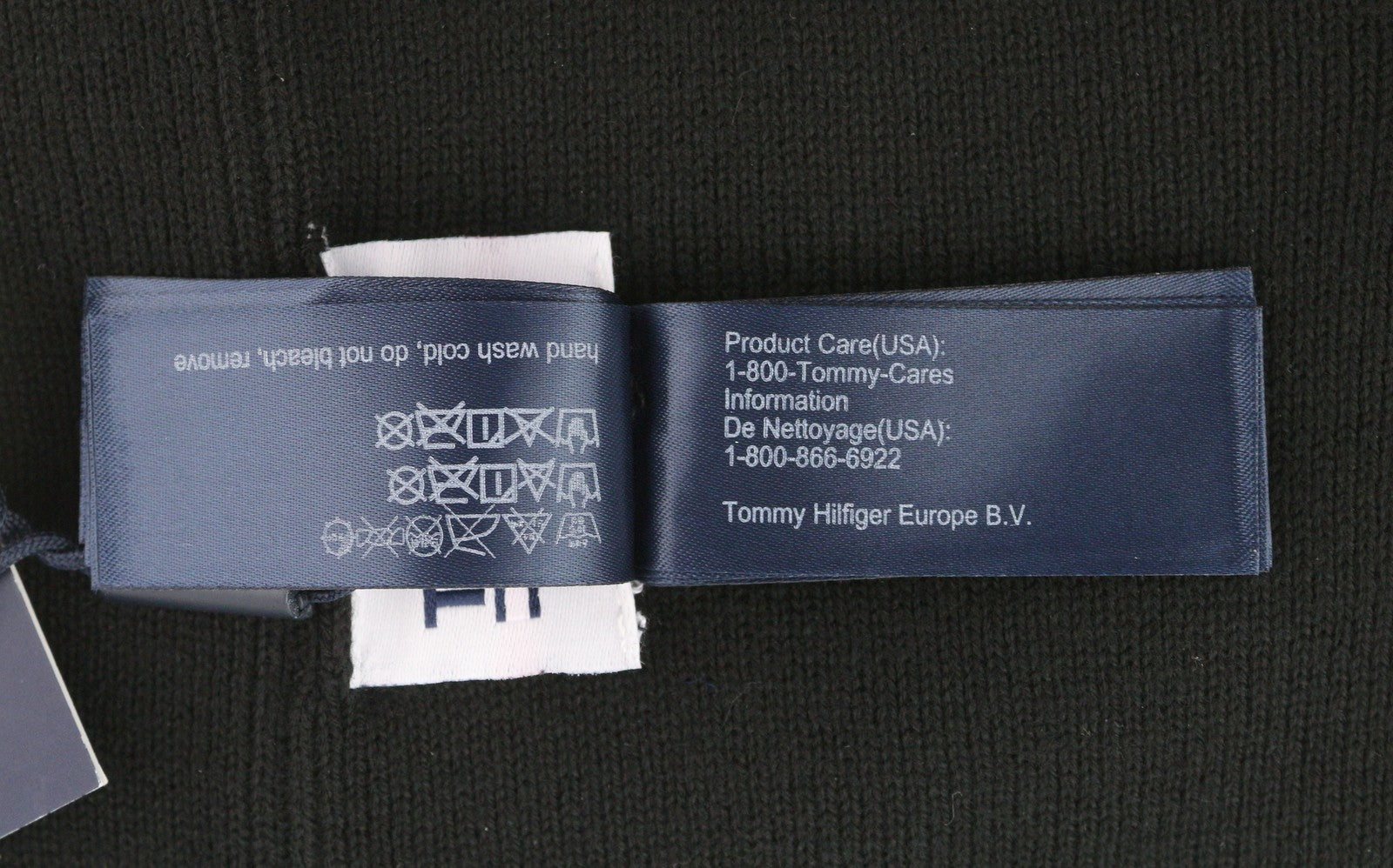 TOMMY HILFIGER kepurė vyrams, juoda, tvirtai megzta, su siuvinėtu logotipu, kasdieninė kaina – 79 € 