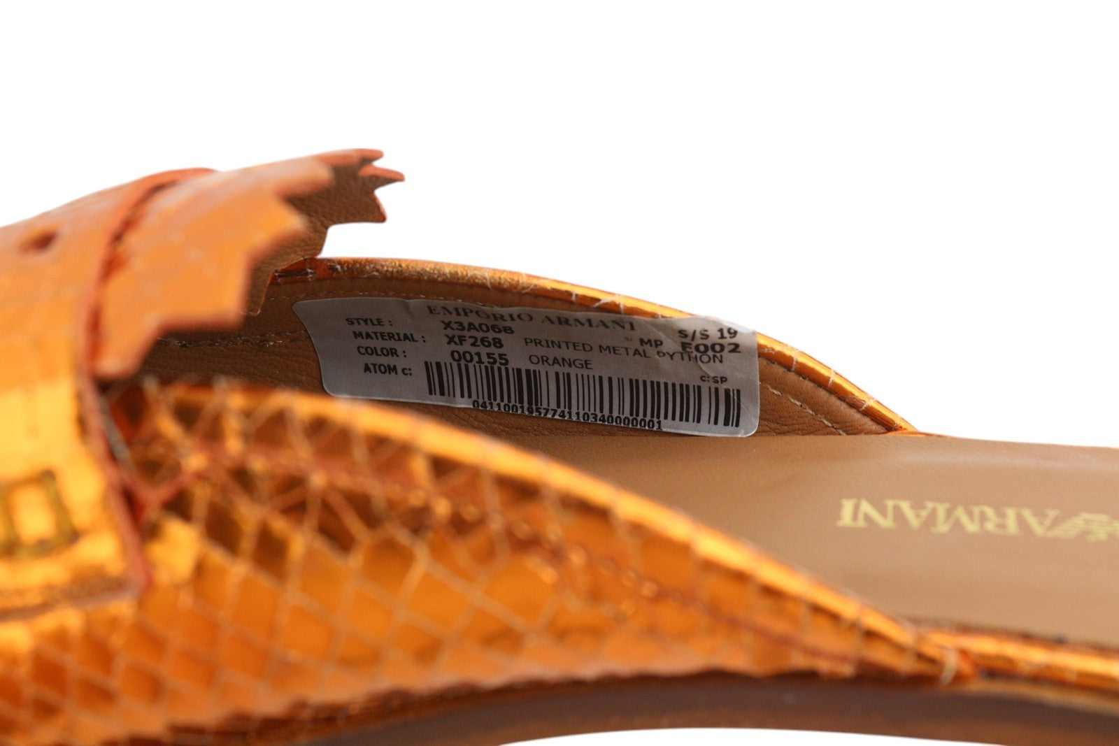 EMPORIO ARMANI X3A068 moteriški bateliai be kulno, 37 dydžio, blizgančios oranžinės odos, užsegamos basutės. 