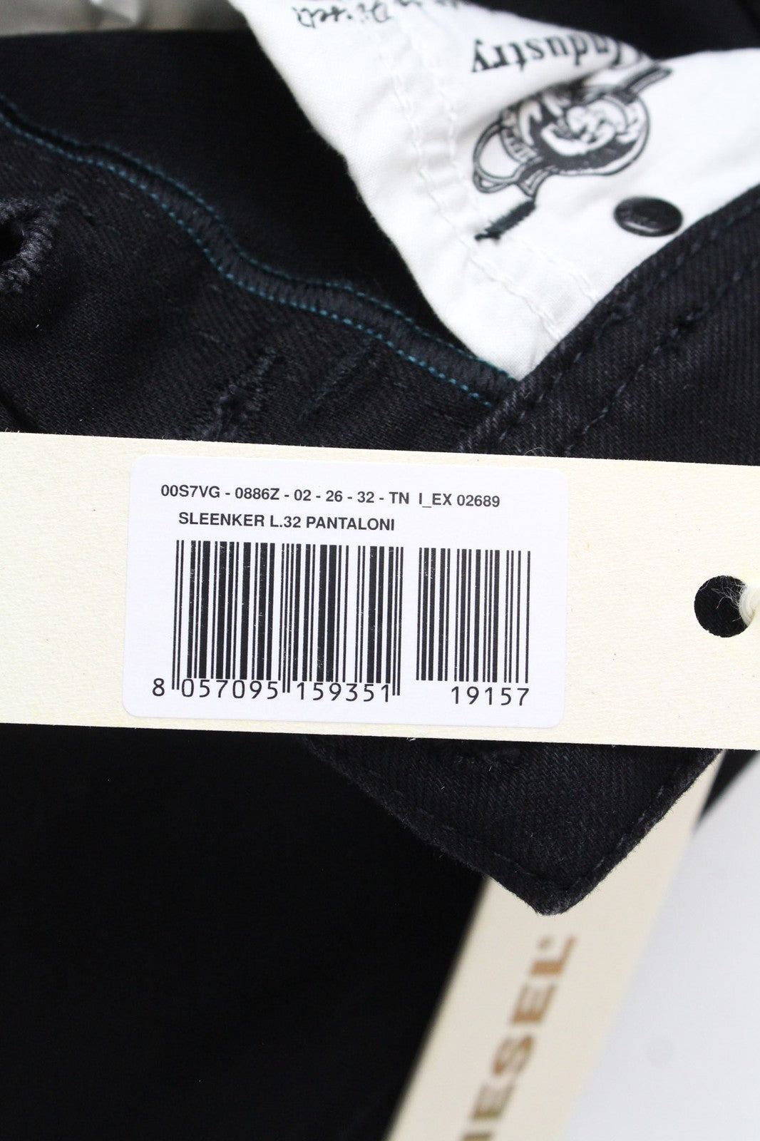 DIESEL Sleenker 0886Z vyriški W26/L32 aptempti juodi tamprūs medvilniniai džinsai 
