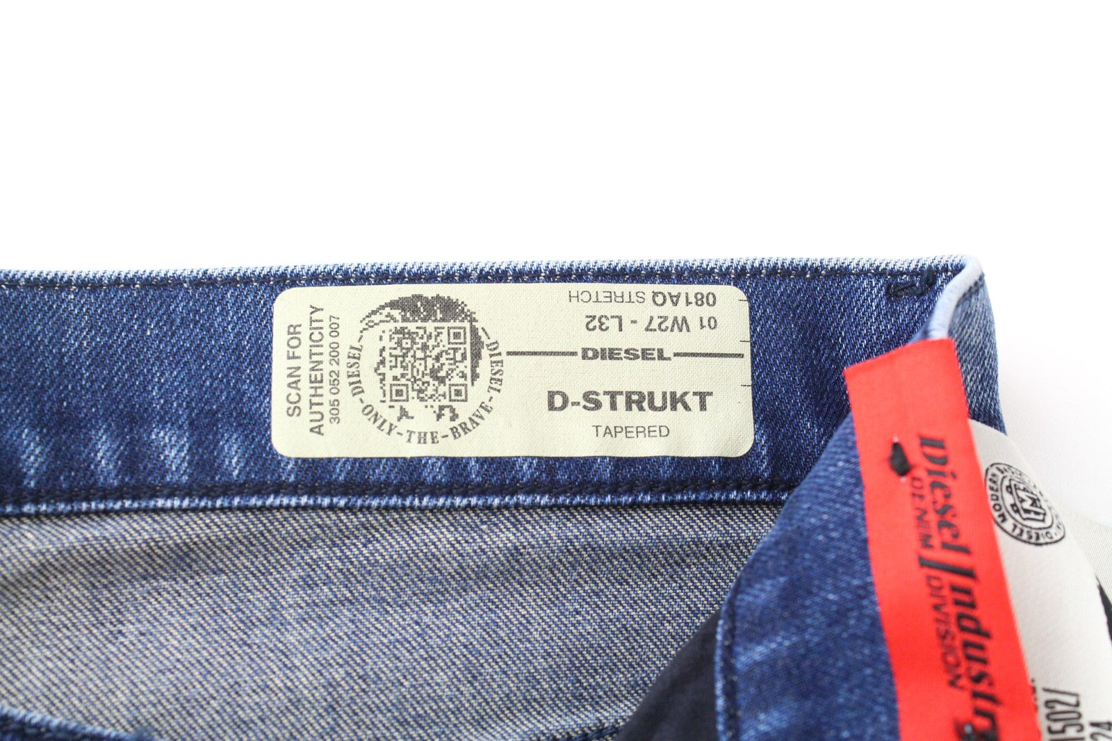 DIESEL D-Strukt 081AQ vyriški W27/L32 siaurėjantys mėlyni tamprūs džinsai su apgadintu kirpimu 