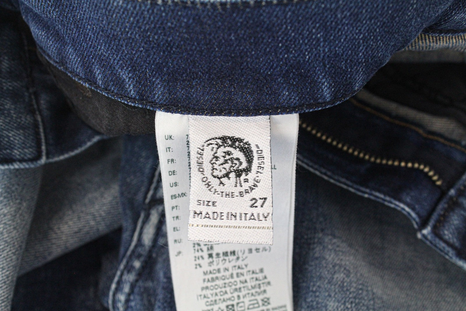 DIESEL D-Strukt 081AQ vyriški W27/L32 siaurėjantys mėlyni tamprūs džinsai su apgadintu kirpimu 