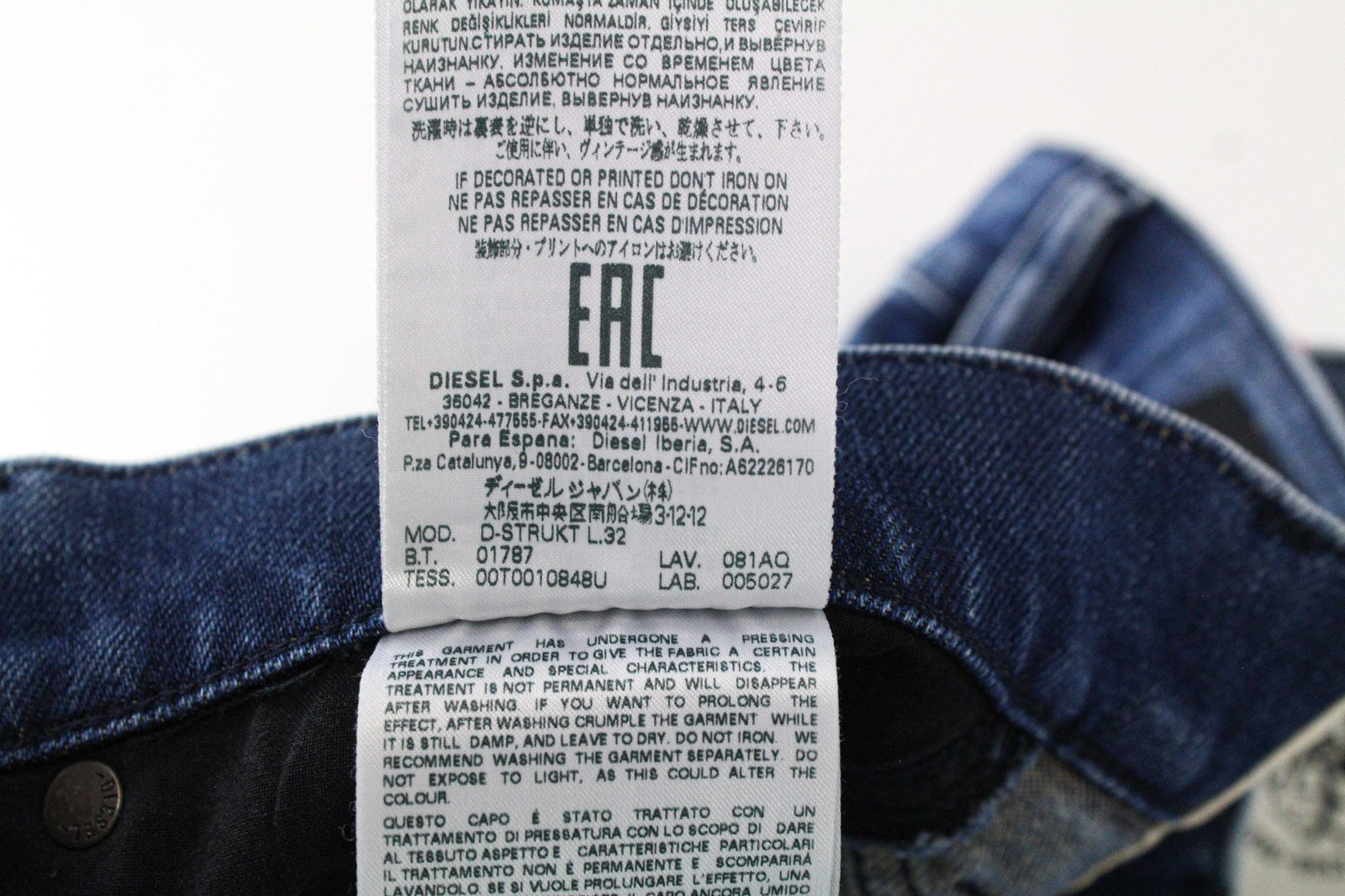 DIESEL D-Strukt 081AQ vyriški W27/L32 siaurėjantys mėlyni tamprūs džinsai su apgadintu kirpimu 