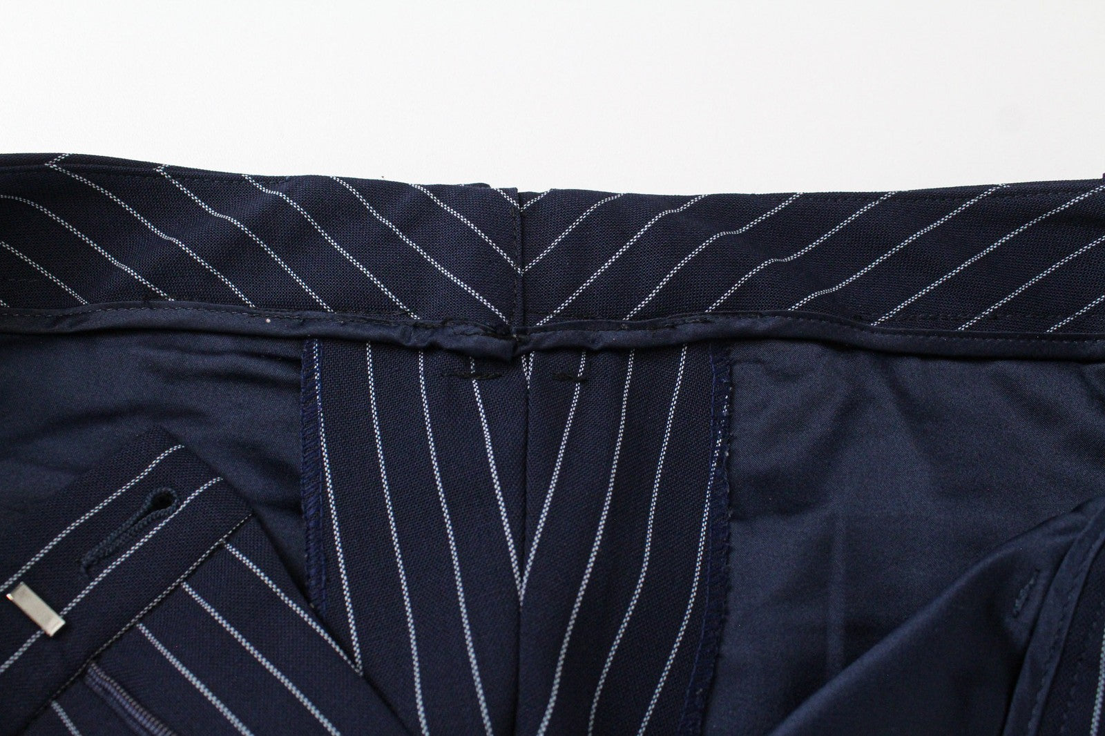 SUISTUDIO Oakley moteriškos kelnės UK12S tamsiai mėlynos dryžuotos grynos vilnos klostuotos kelnės 