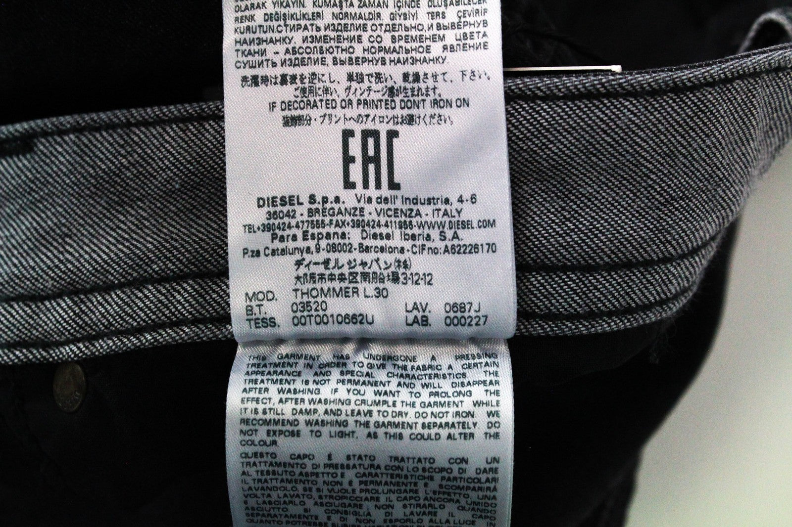 DIESEL Thommer 0687J vyriški W32/L30 ploni, tamprūs medvilniniai pilki džinsai 