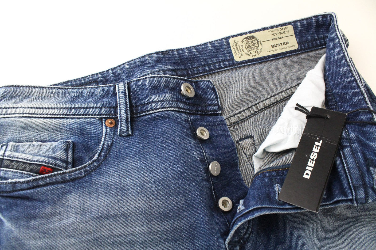 DIESEL Buster 081AQ vyriški mėlyni, siaurėjantys, plėšyti medvilniniai tamprūs džinsai W28/L32 