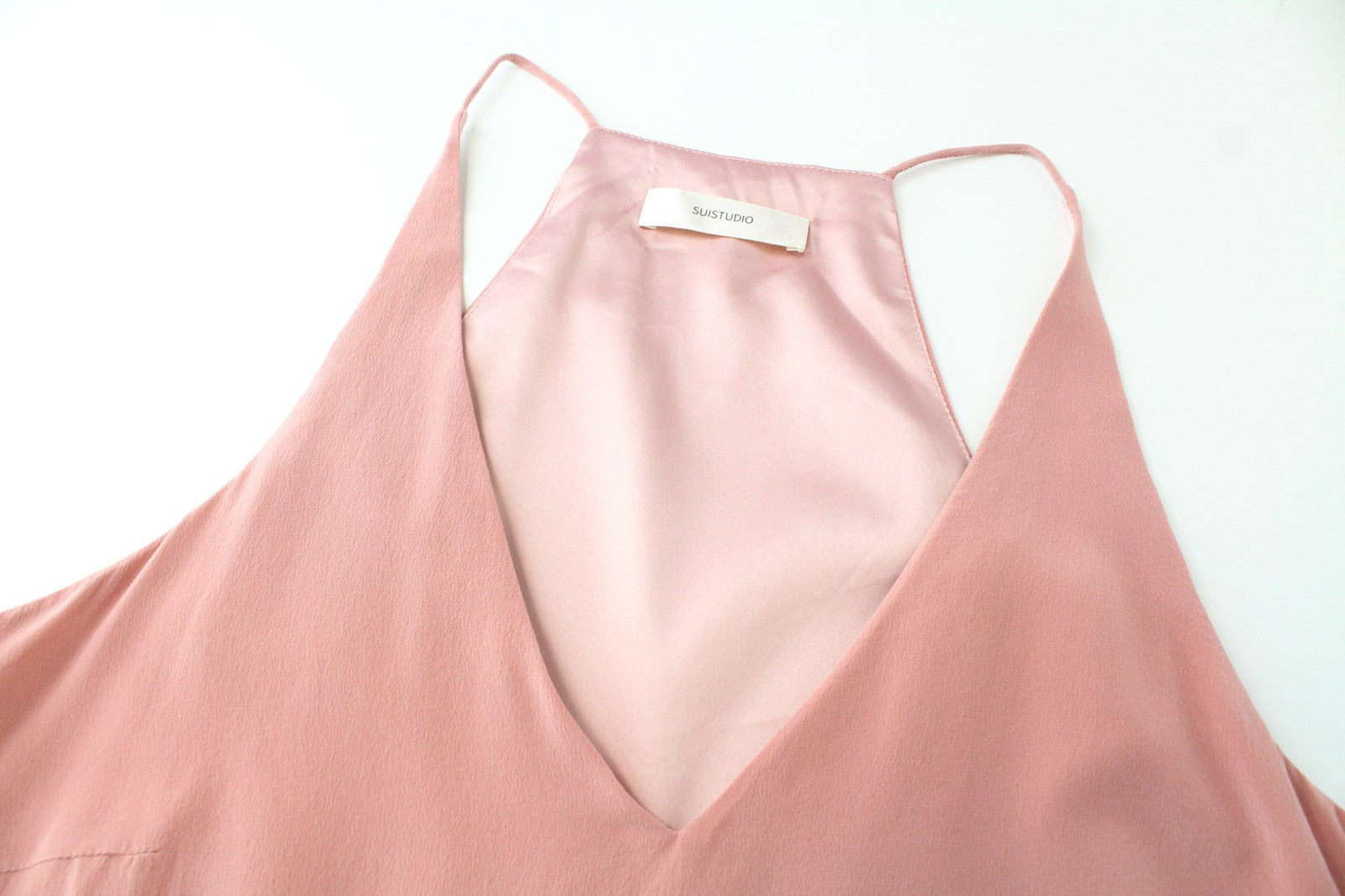 SUISTUDIO Rickie moteriški marškinėliai su rožine V formos iškirpte, gryno šilko vasarine palaidine su dirželiais, dydis UK10 