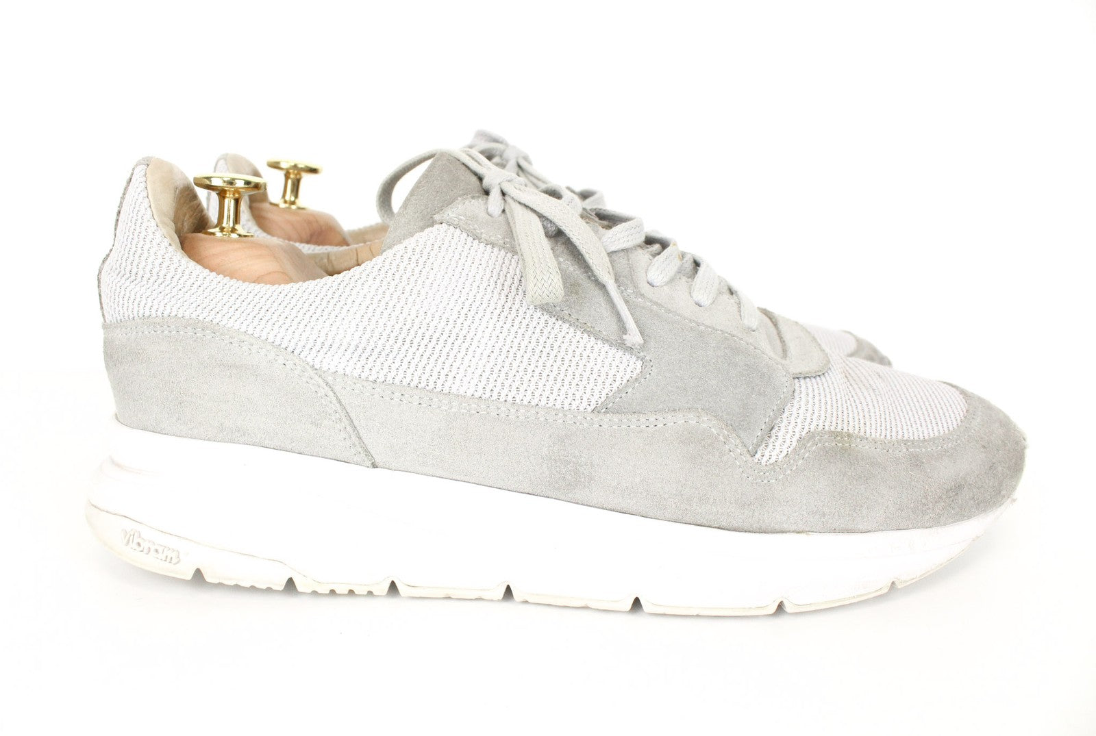 „SUITSUPPLY“ vyriški sportbačiai, EU43, šviesiai pilki, žemapadžiai odiniai, suvarstomi „Vibram“ sportbačiai 